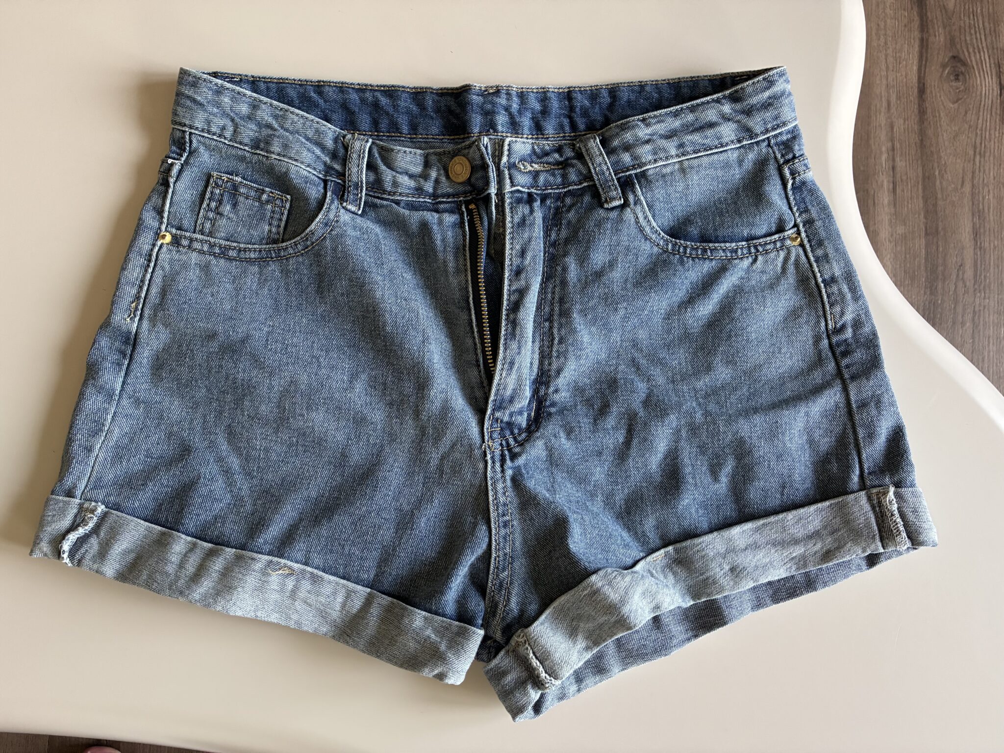 Featured image for Shorts en jeans extensible