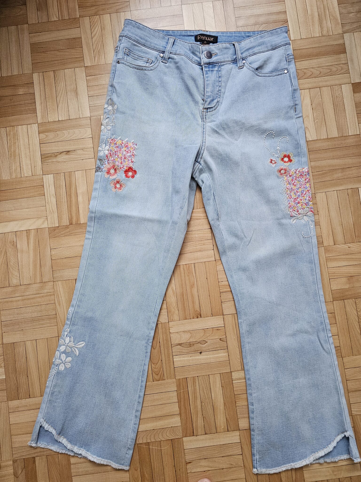 Featured image for Renuar jeans