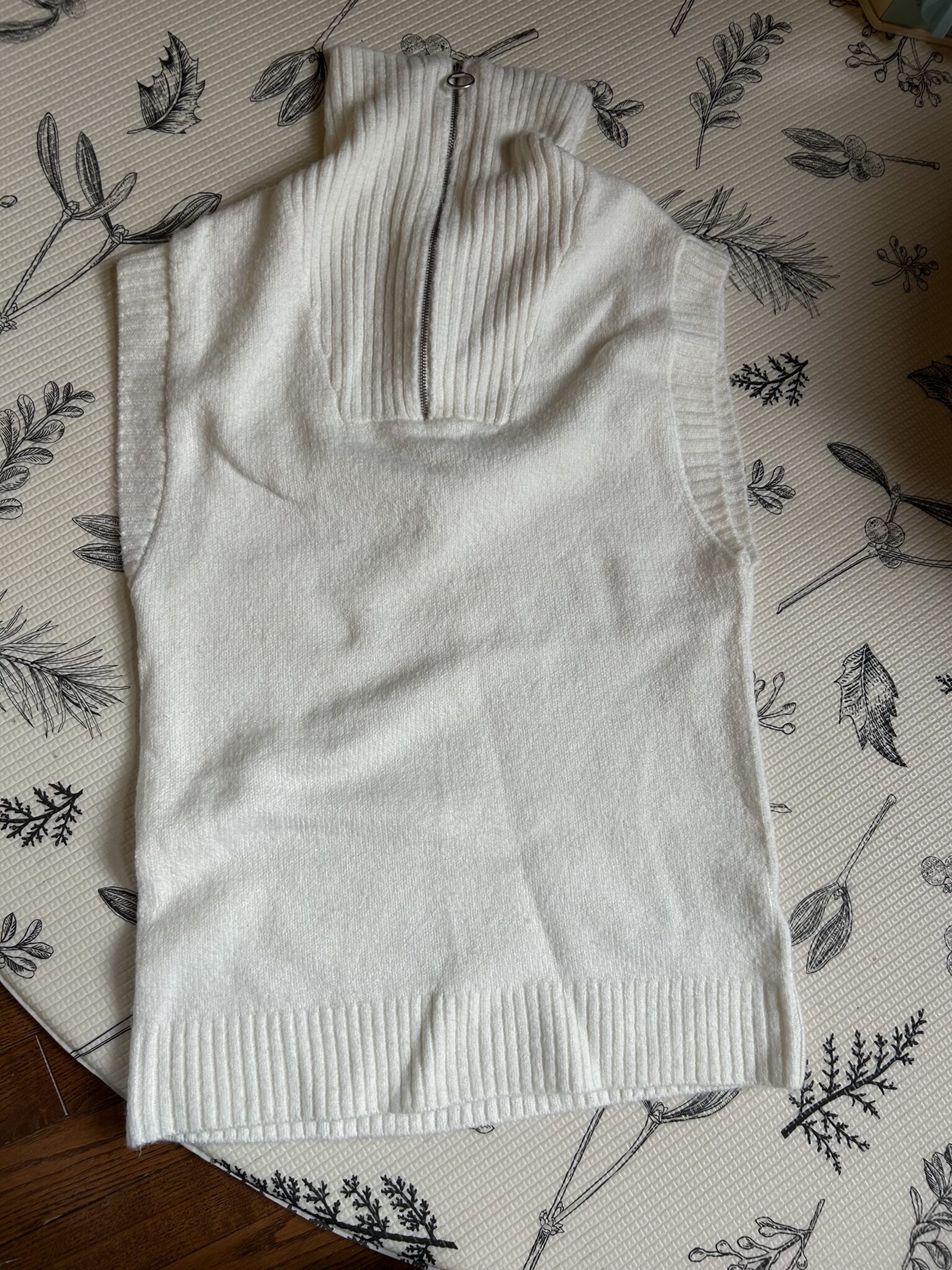 Image for Sleeveless wool top