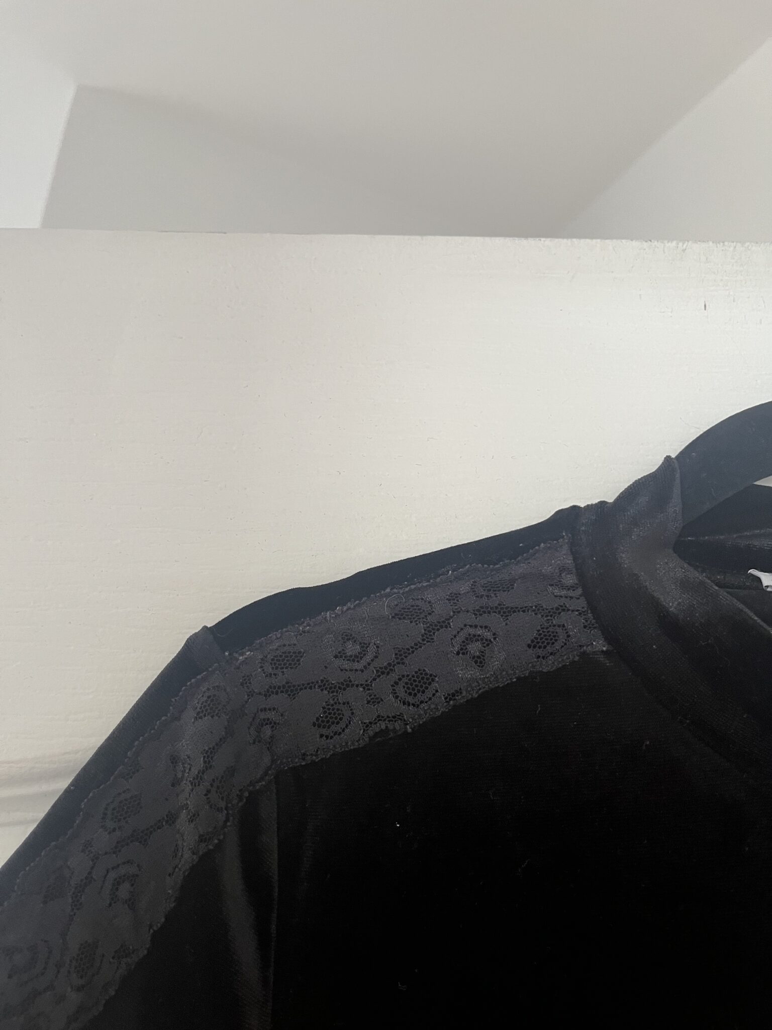 Image for Zara pelplum top size S black velvet