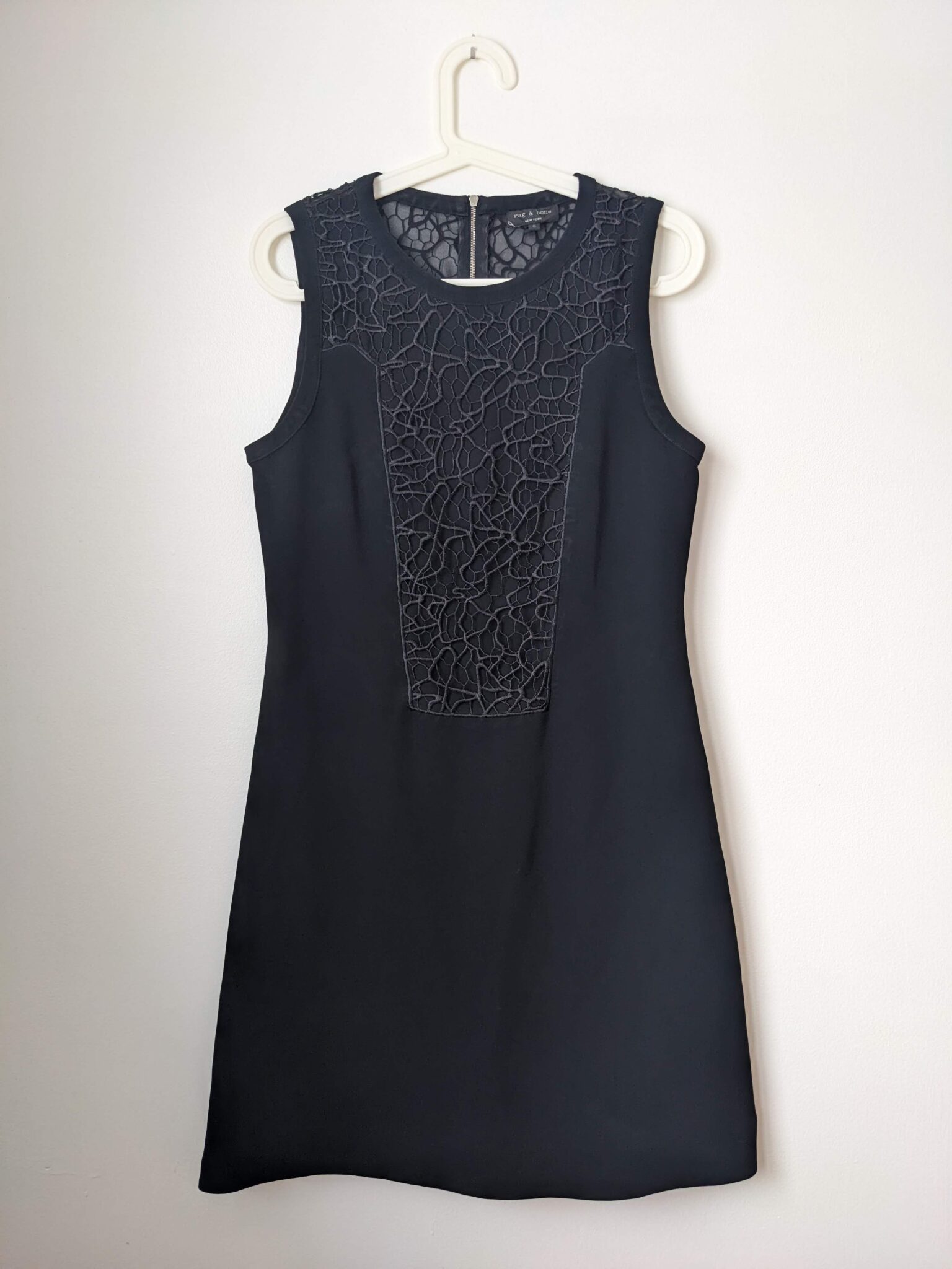 Featured image for Robe Noire Rag and Bone M Medium