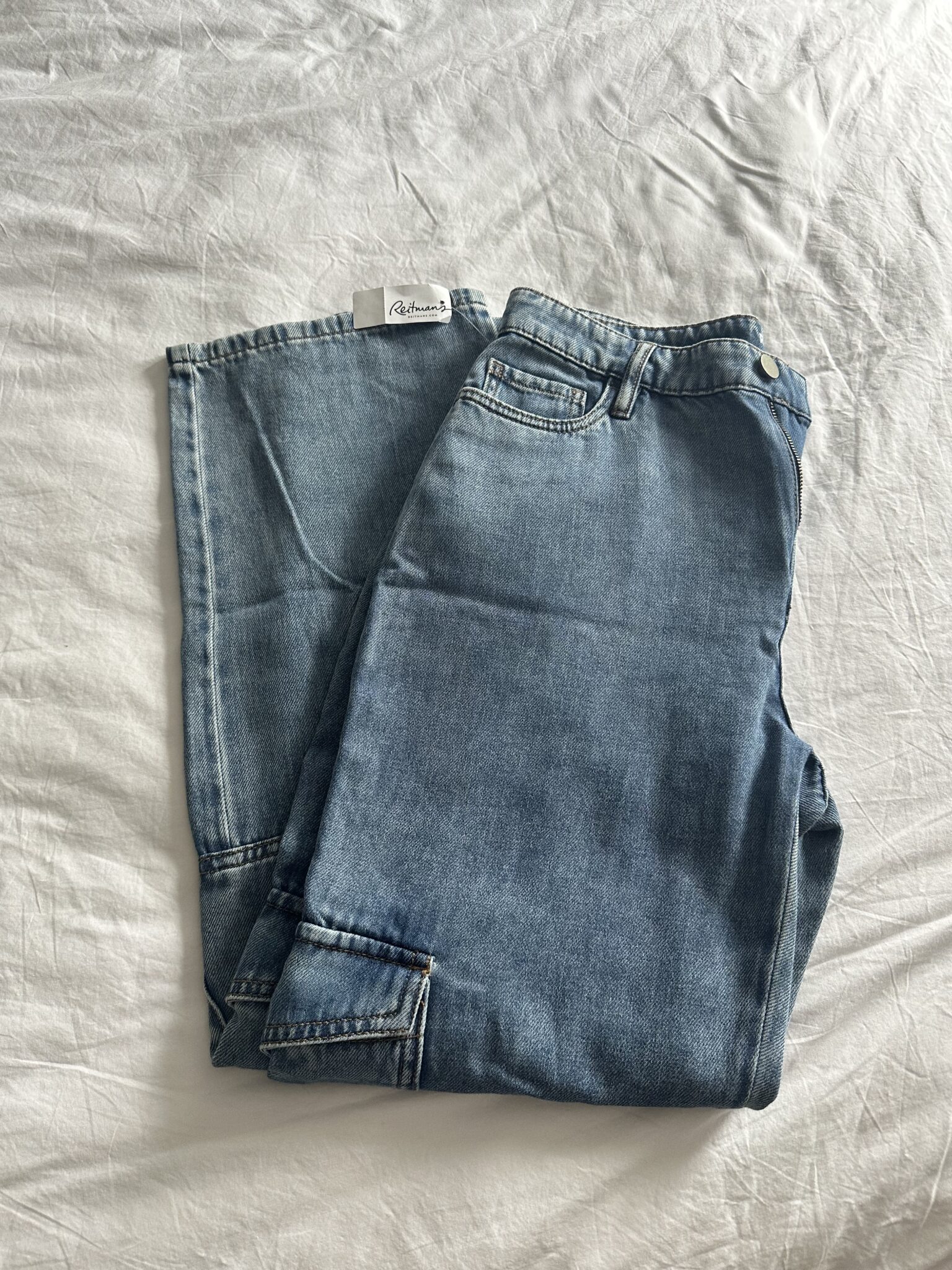 Featured image for Pantalon cargo en denim à taille haute - Long Reitmans