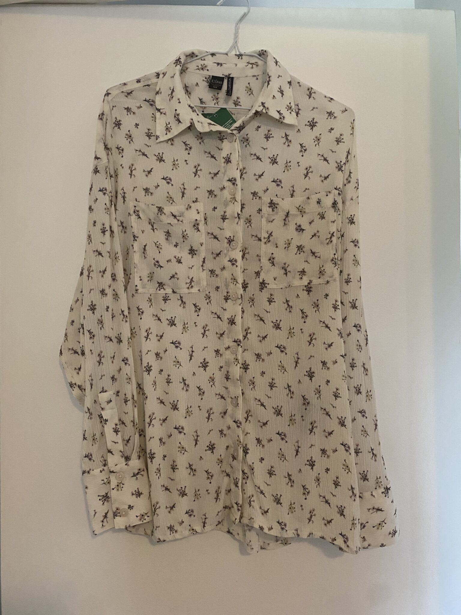 Featured image for Neuve, Blouse fleurie manches longues Simons
