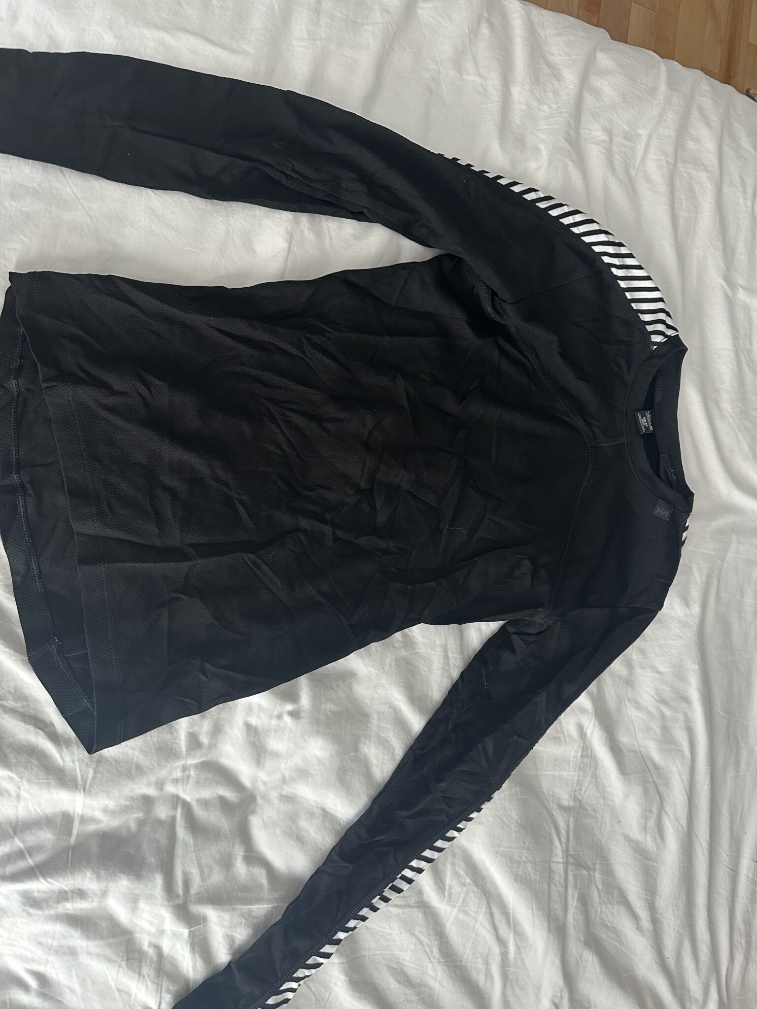 Image for Pantalon Helly Hansen LIFA® pour femme et sous-vêtement Helly Hansen LIFA® à manches longues et col ras du cou pour femme.