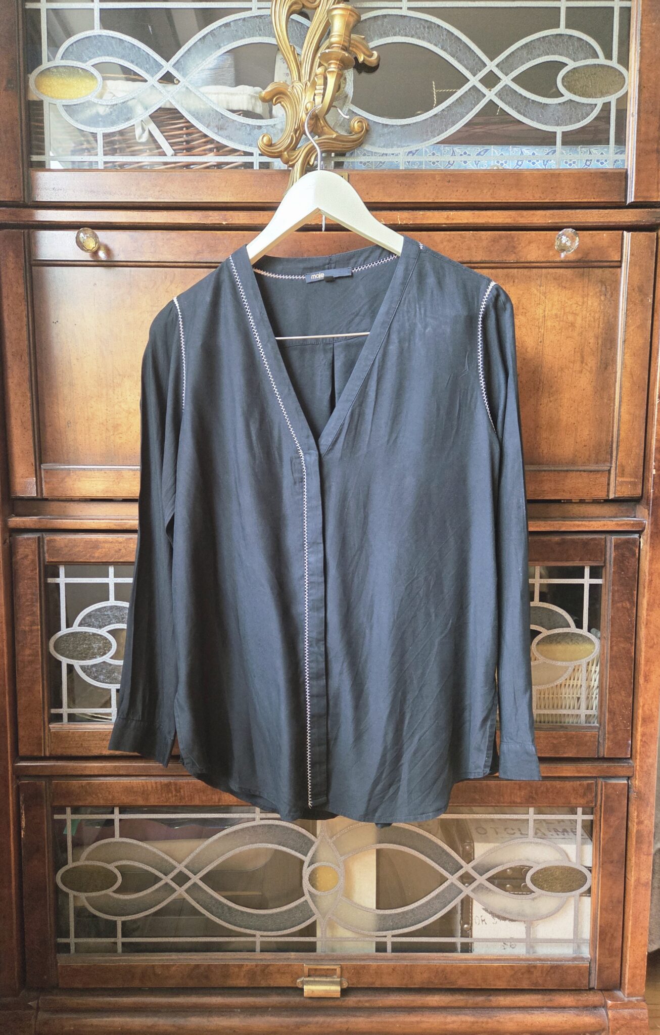 Featured image for MAJE- Chemise élégante noire 100 % soie