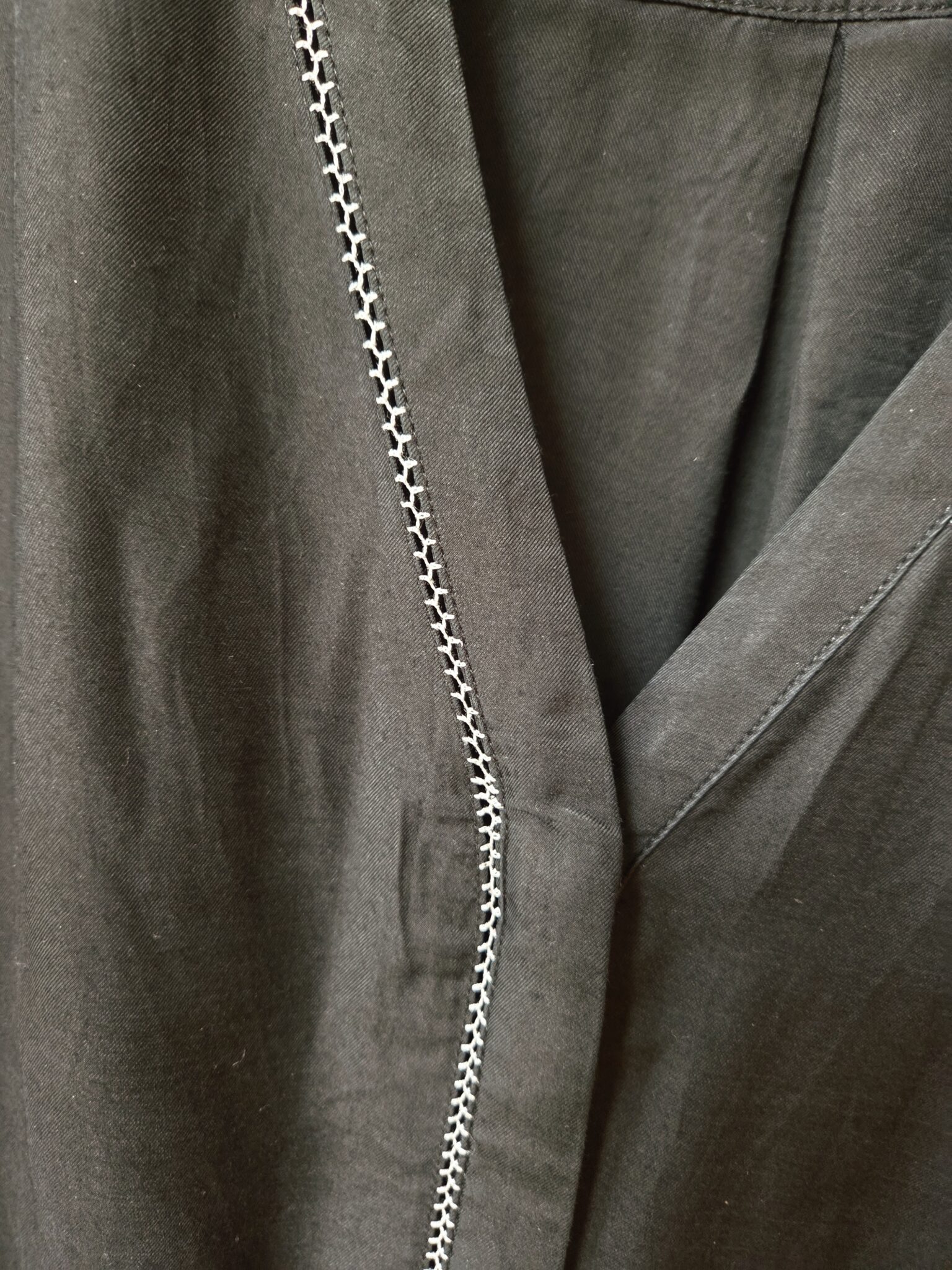 Image for MAJE- Chemise élégante noire 100 % soie