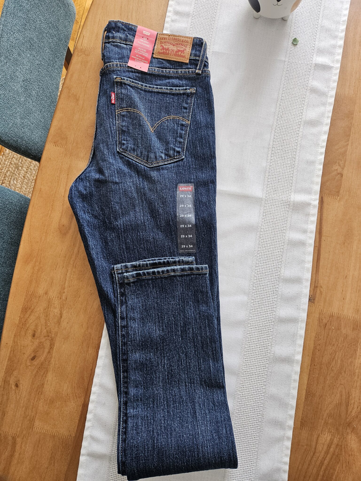 Image for Levis 711, 29'x34'