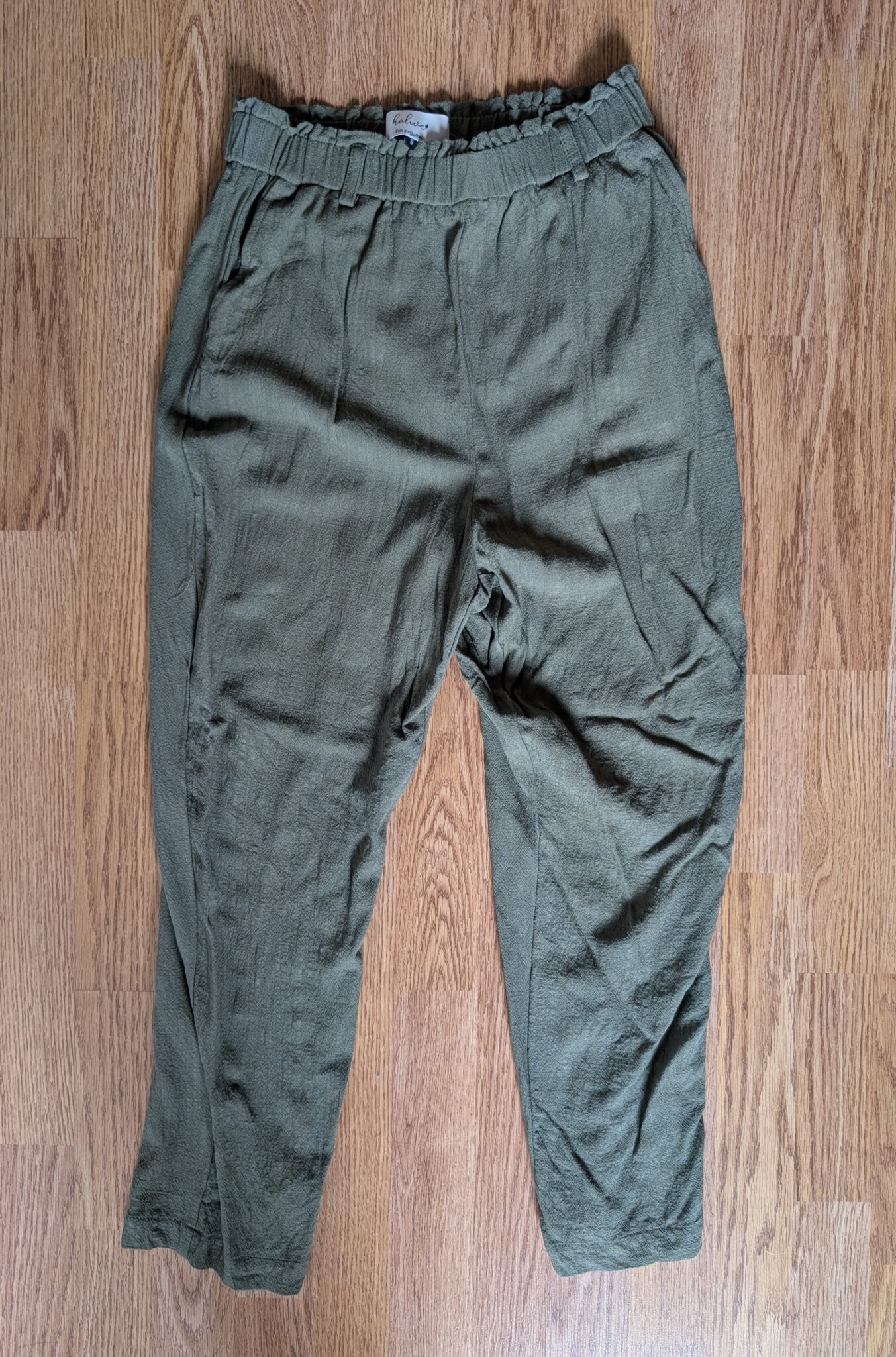 Featured image for Pantalon Holive neuf