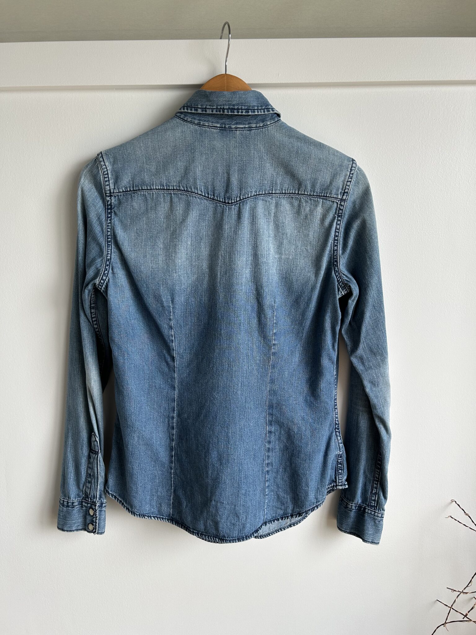Image for Chemise en jean cintrée