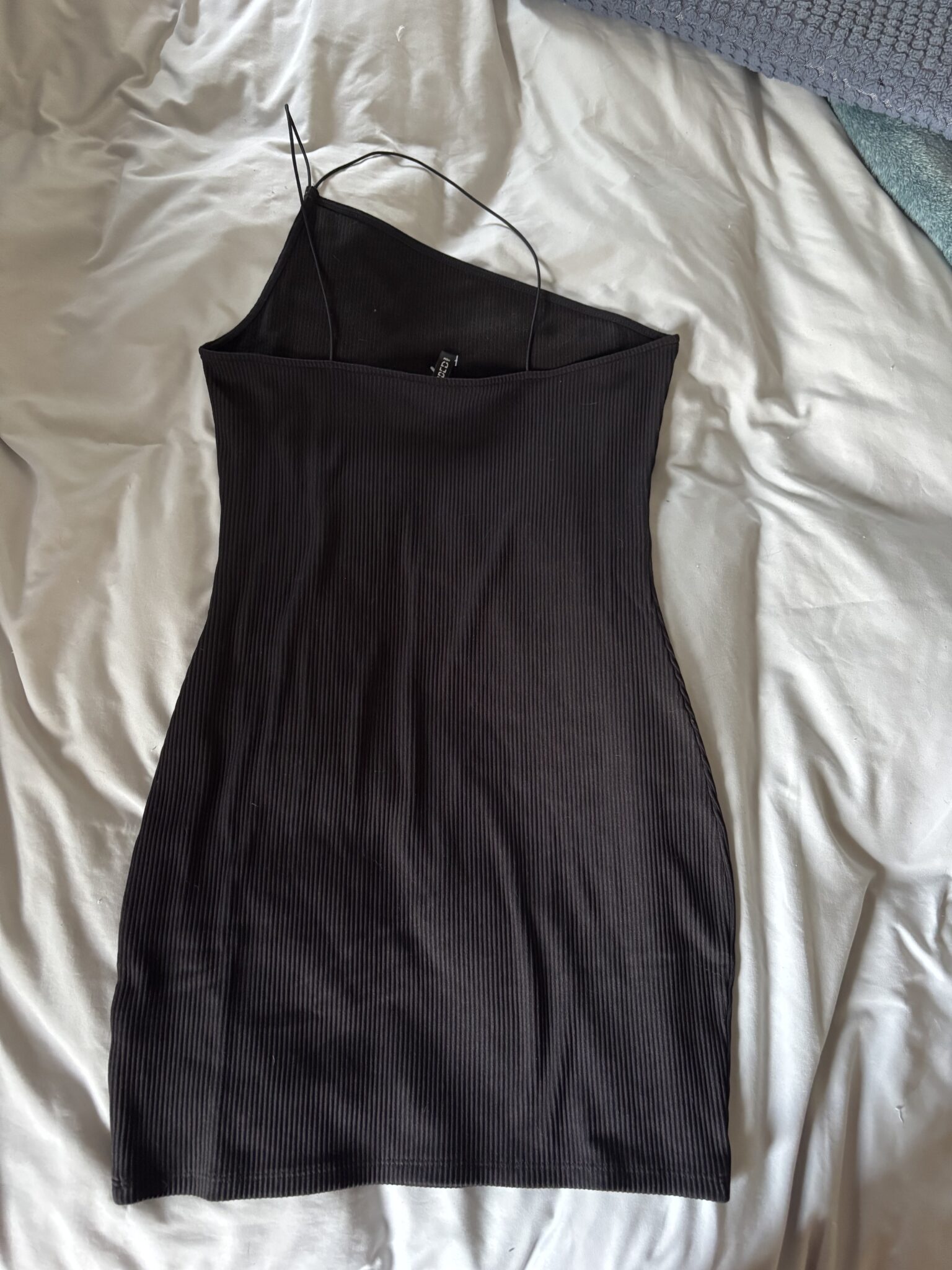 Image for Robe avec bretelles asymétrique