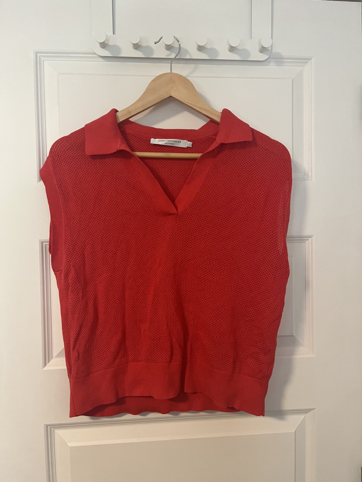 Featured image for Haut rouge Simons