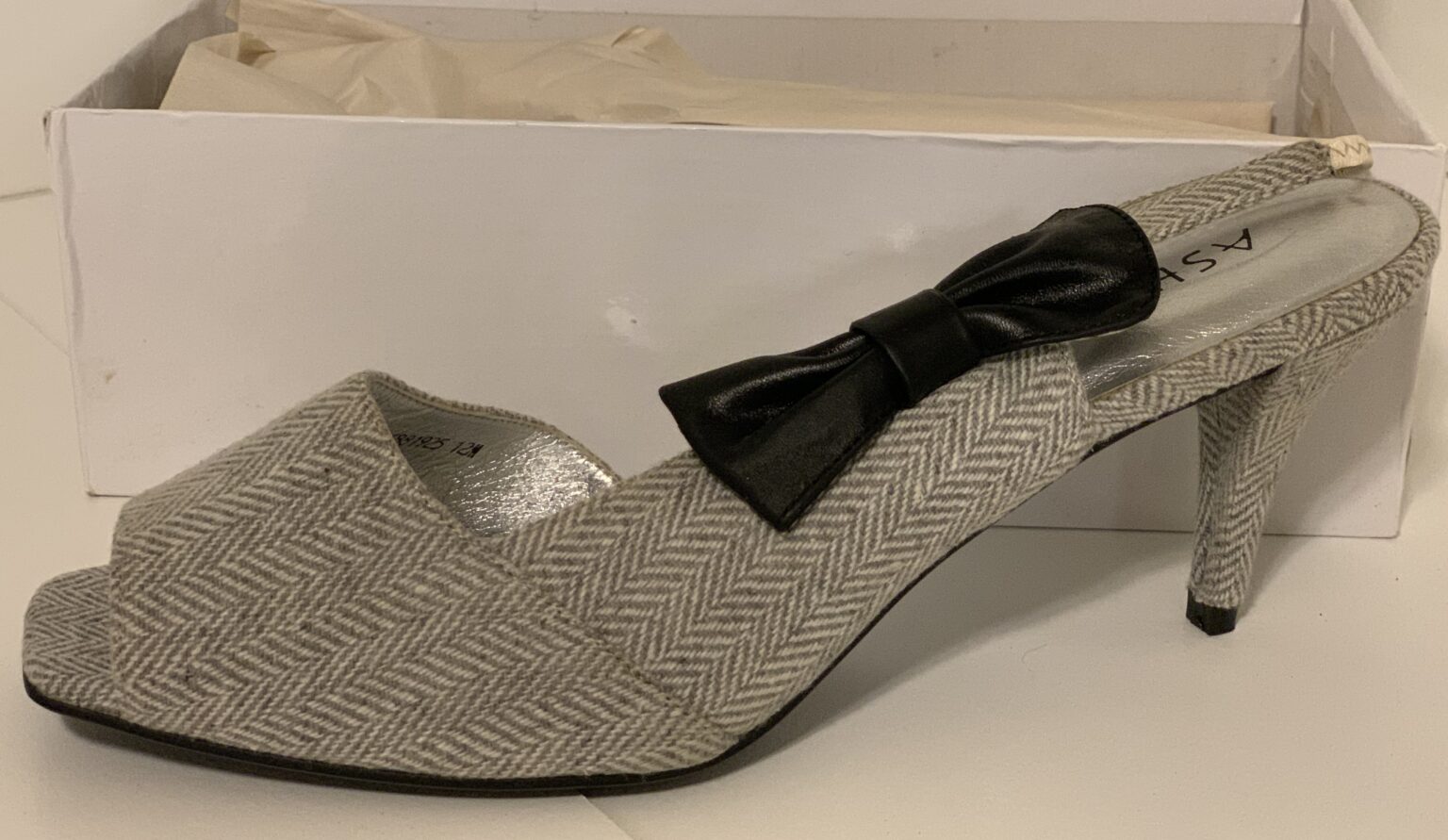 Featured image for Shoes with black buckle