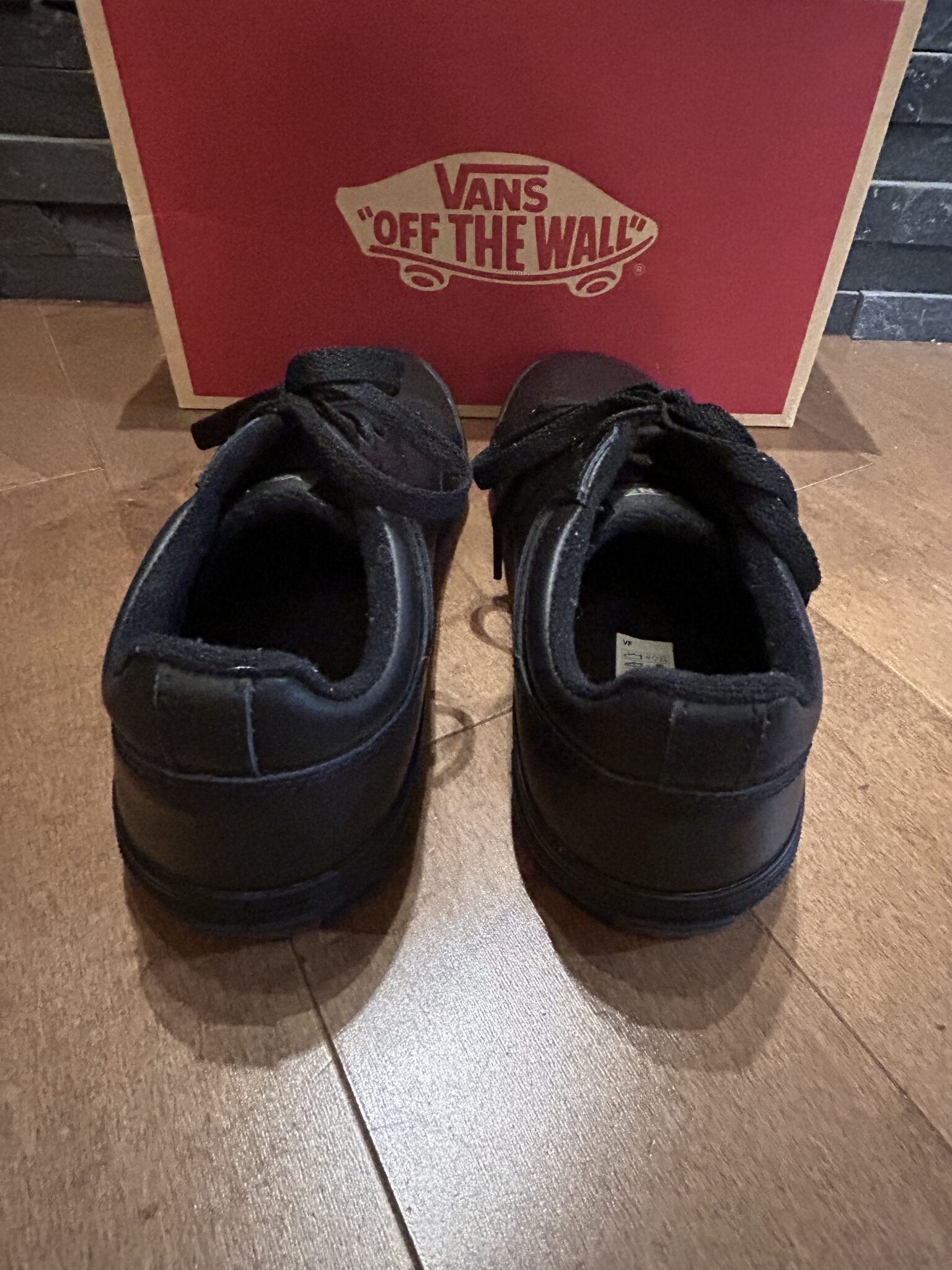 Image for Chaussures Vans noir en cuir synthétique pour garçons - modèle Seldan