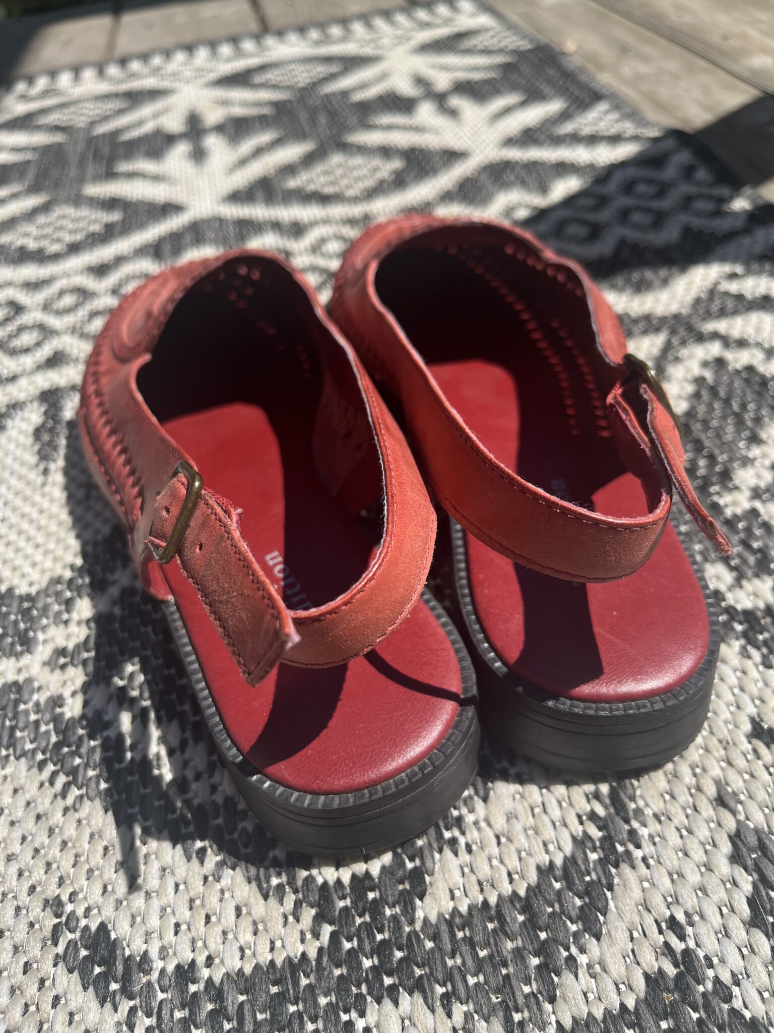 Image for Chaussure en cuir tressé