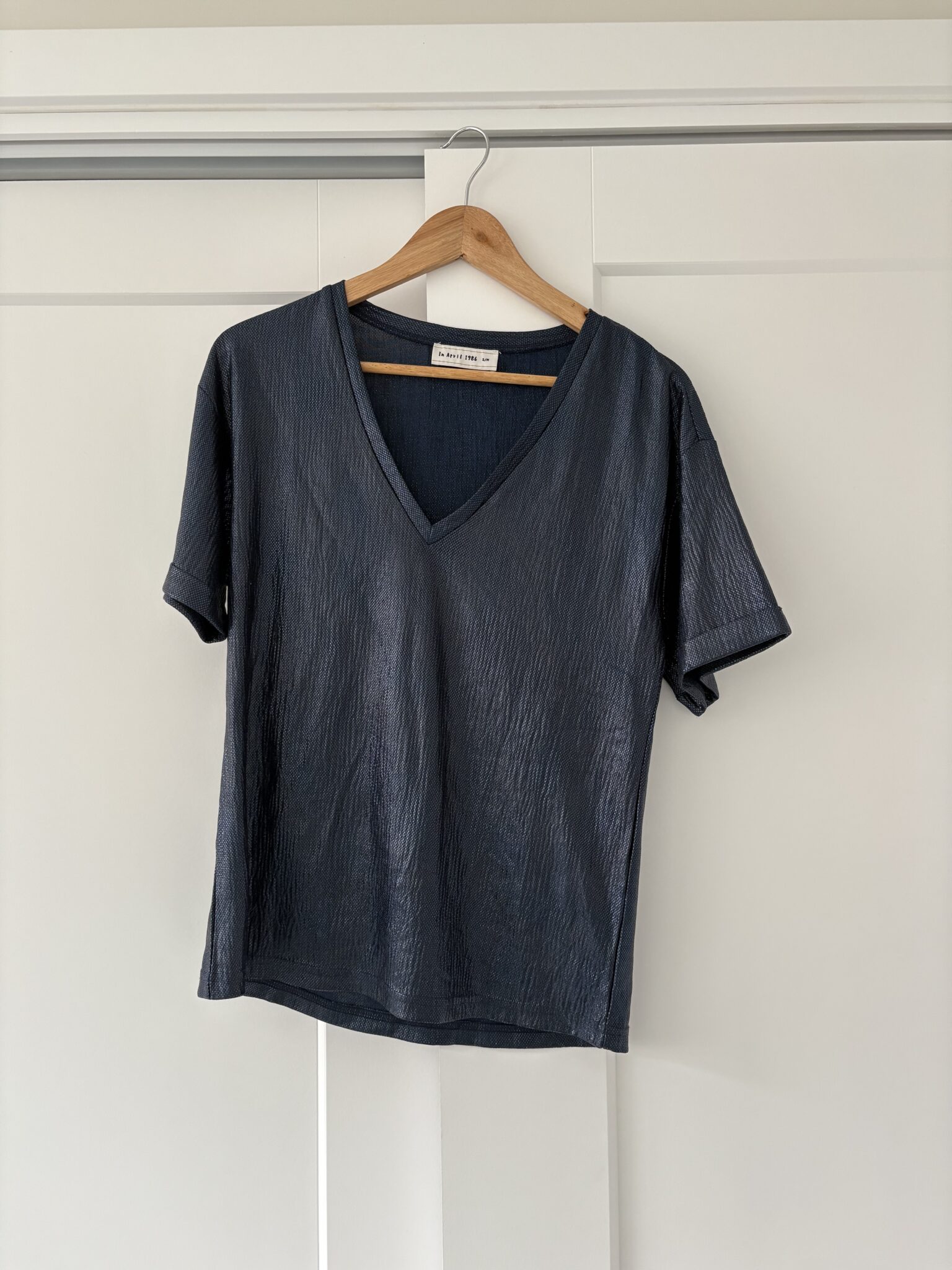 Featured image for T-shirt effet métallisé In April 1986