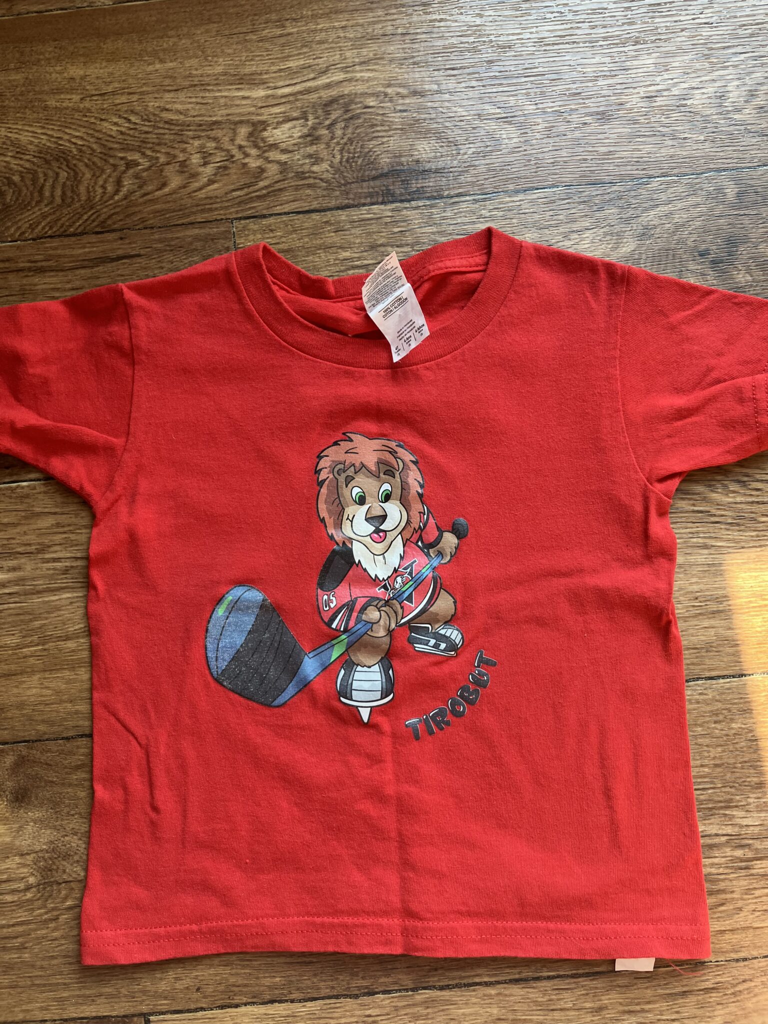 Featured image for T-shirt Tirobut 4 ans fait petit
