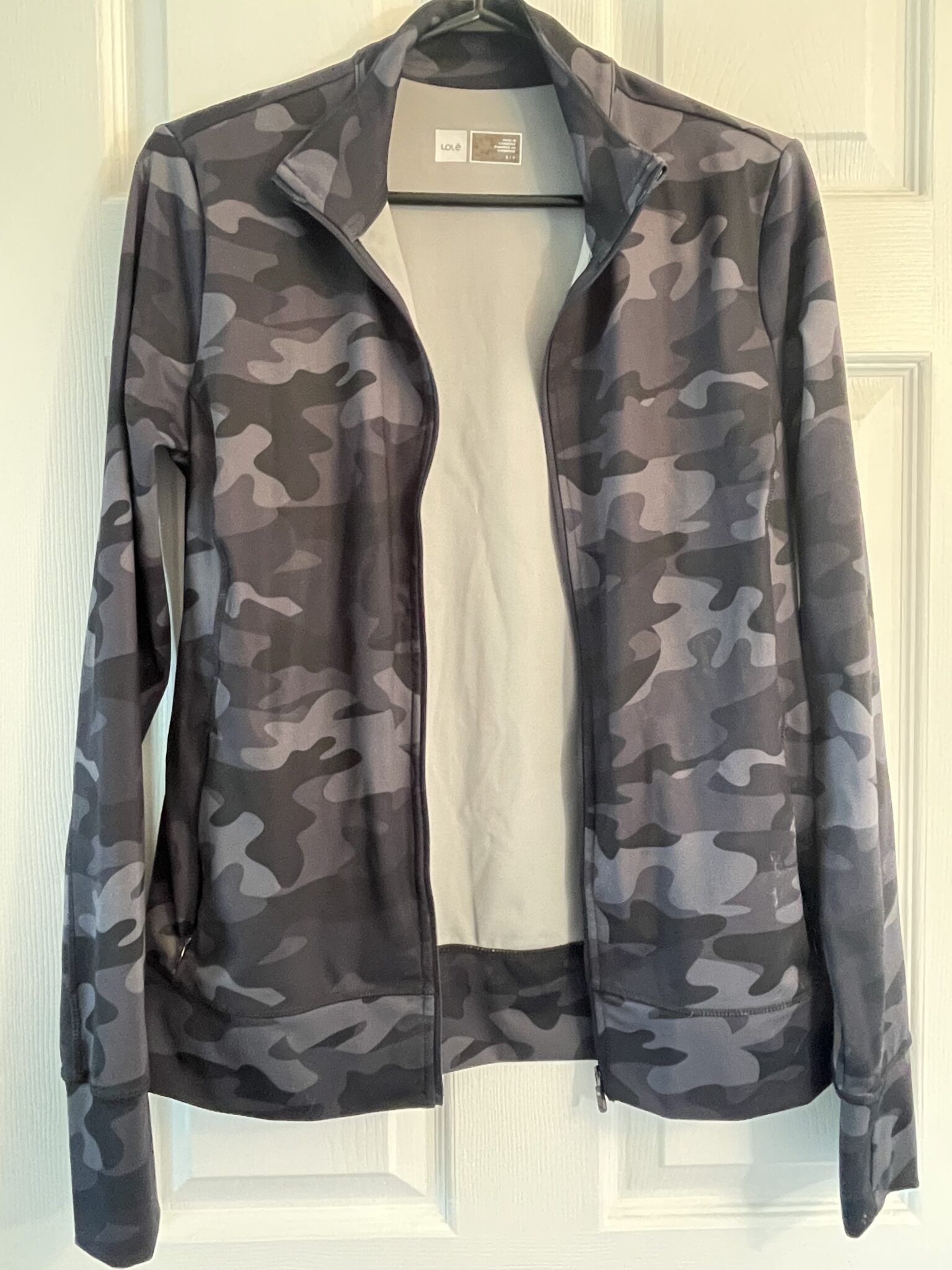 Featured image for Veste Lolë camo