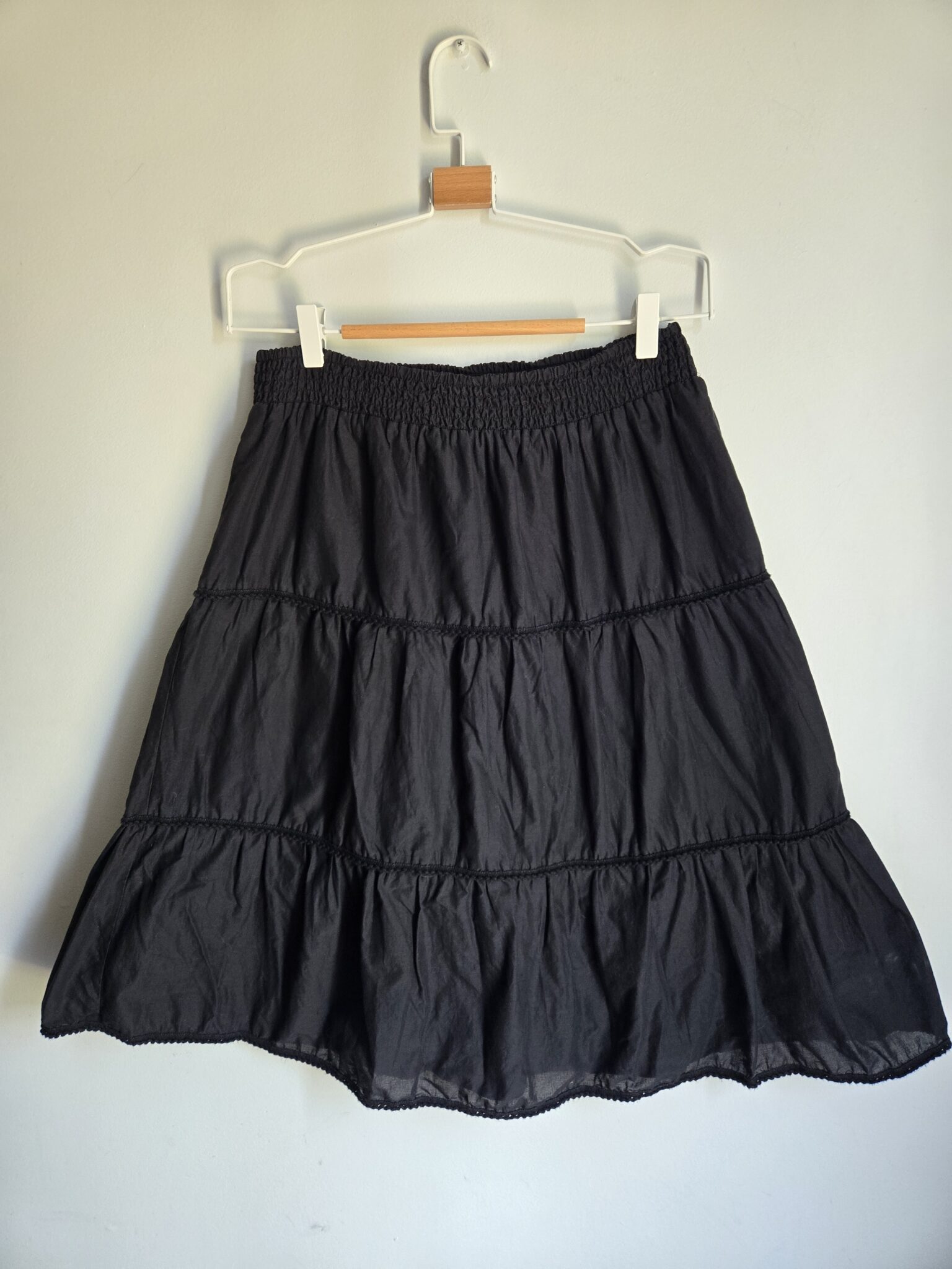 Featured image for Beautiful black skirt 100% cotton