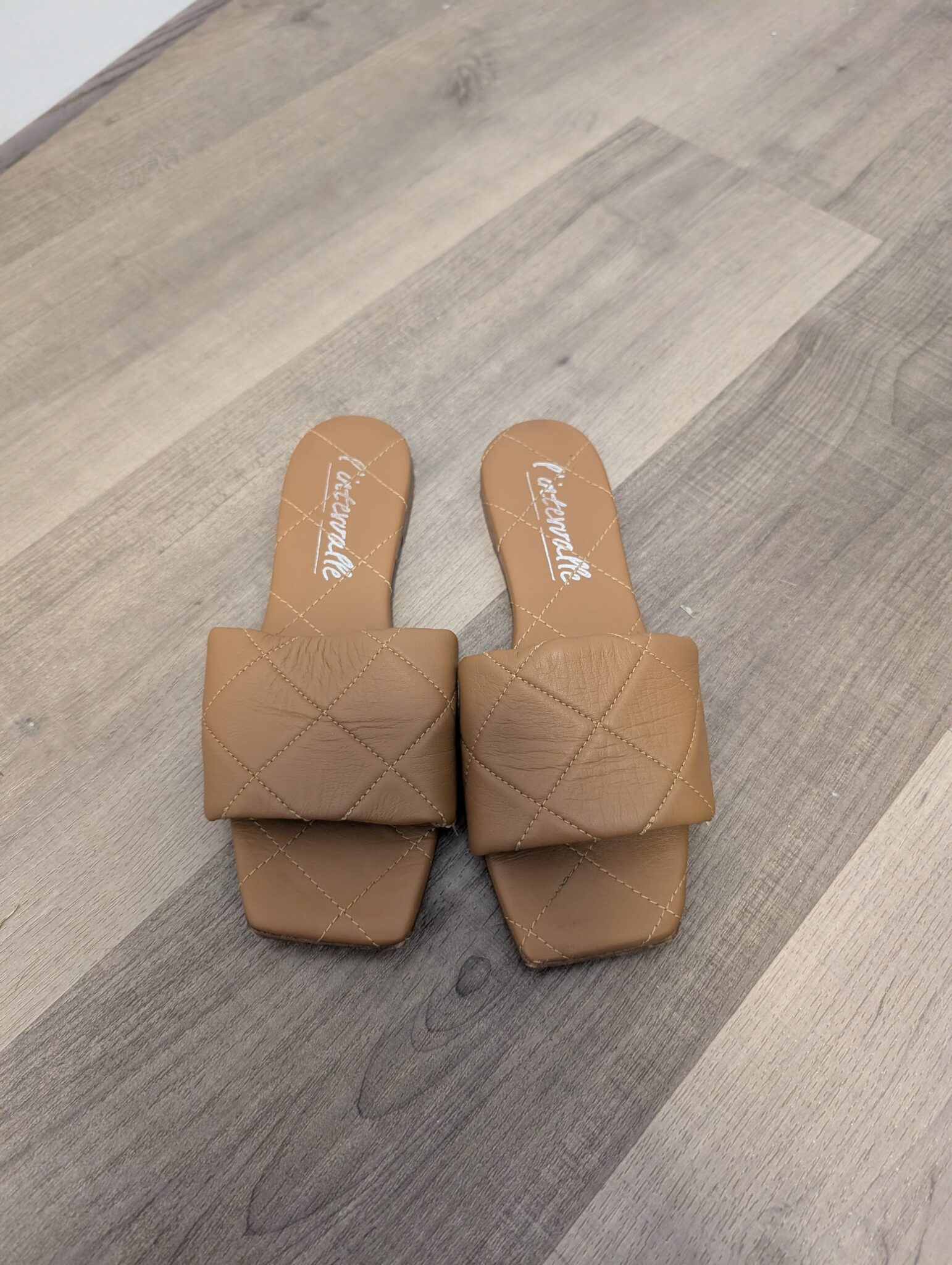 Featured image for L'Intervalle/Sandales Sz 37