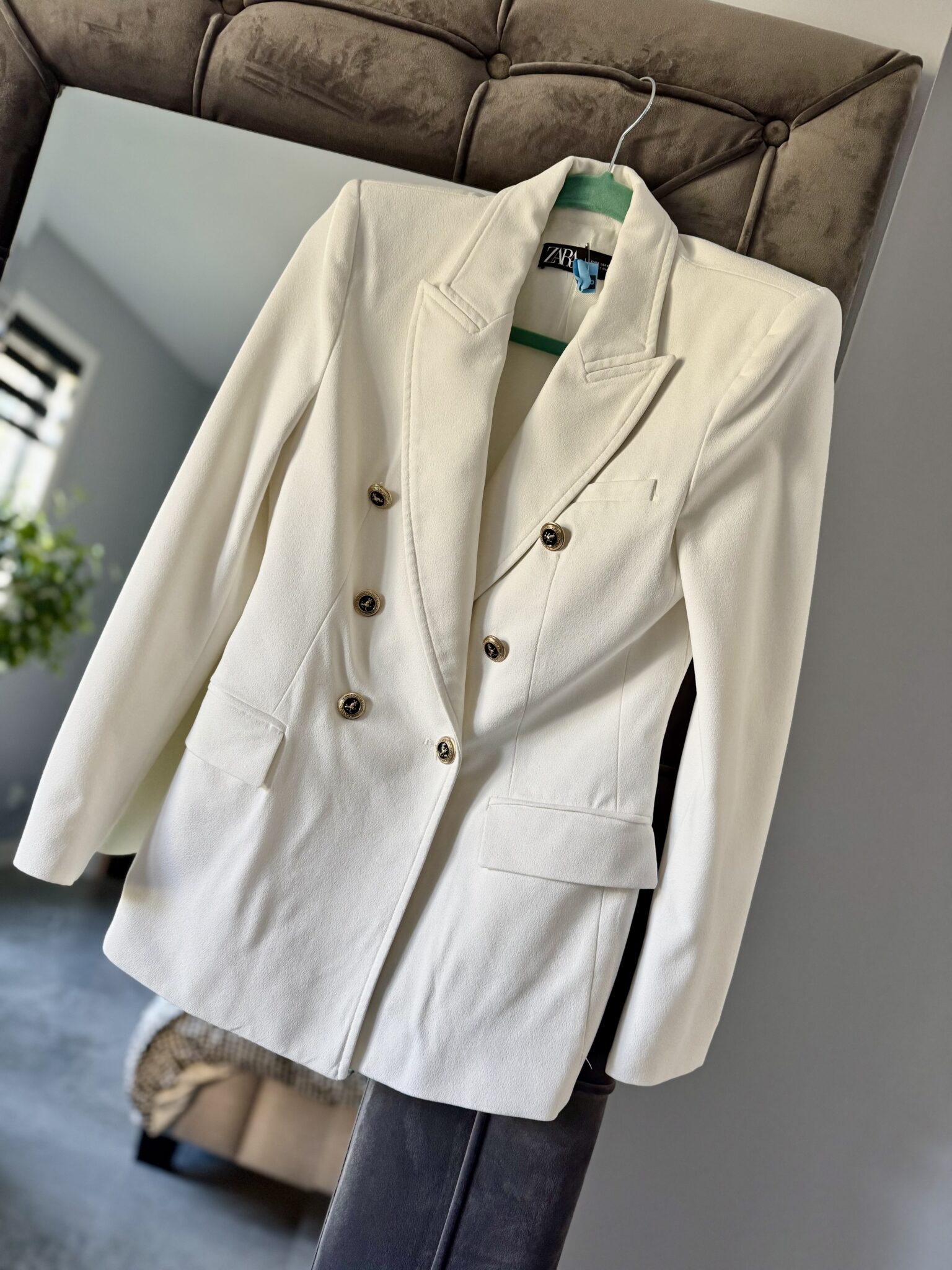 Featured image for Veste ajustée croisée blanche - Zara