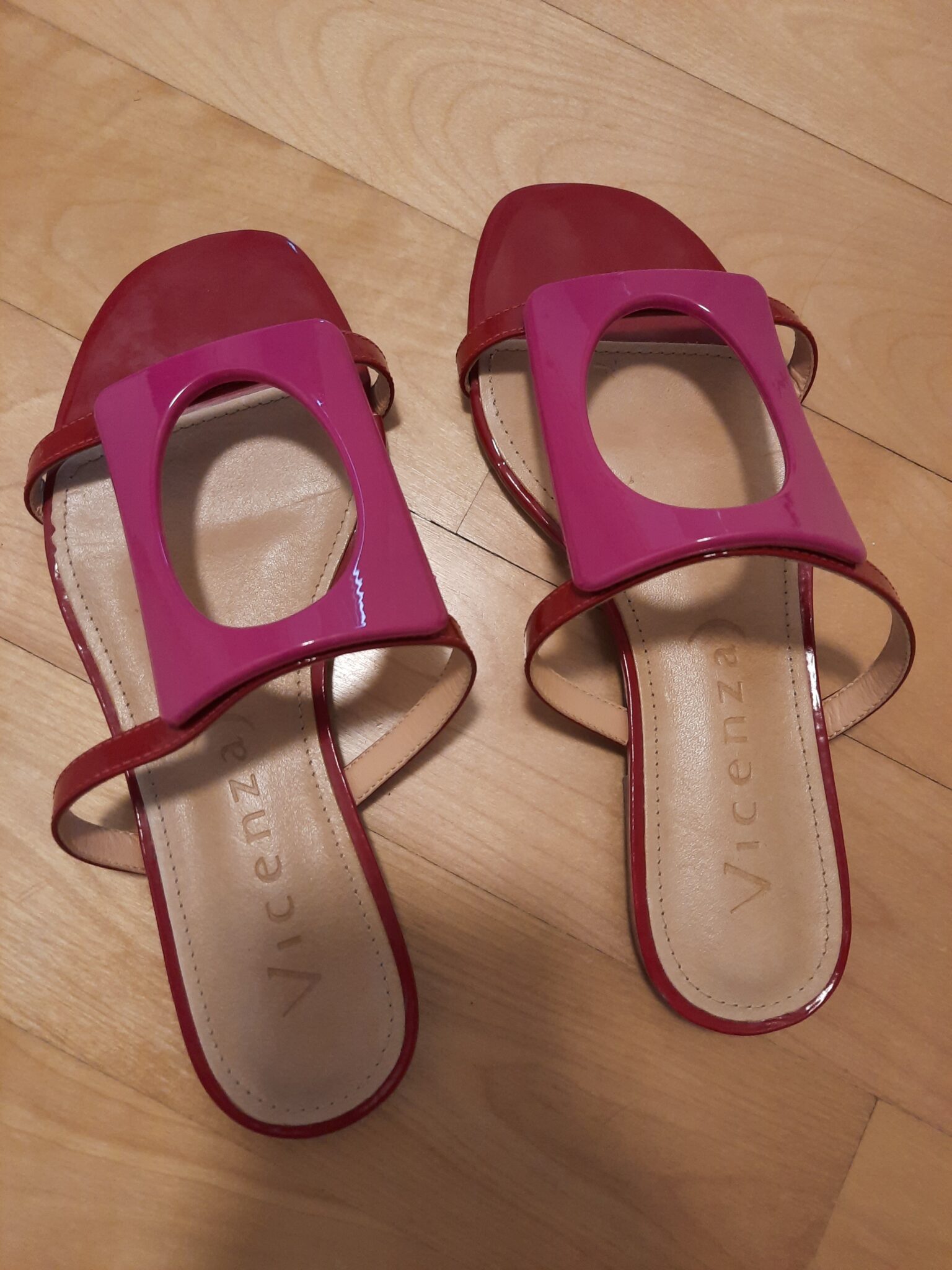 Image for Magnifiques sandales rouges et roses de marque Vicenza