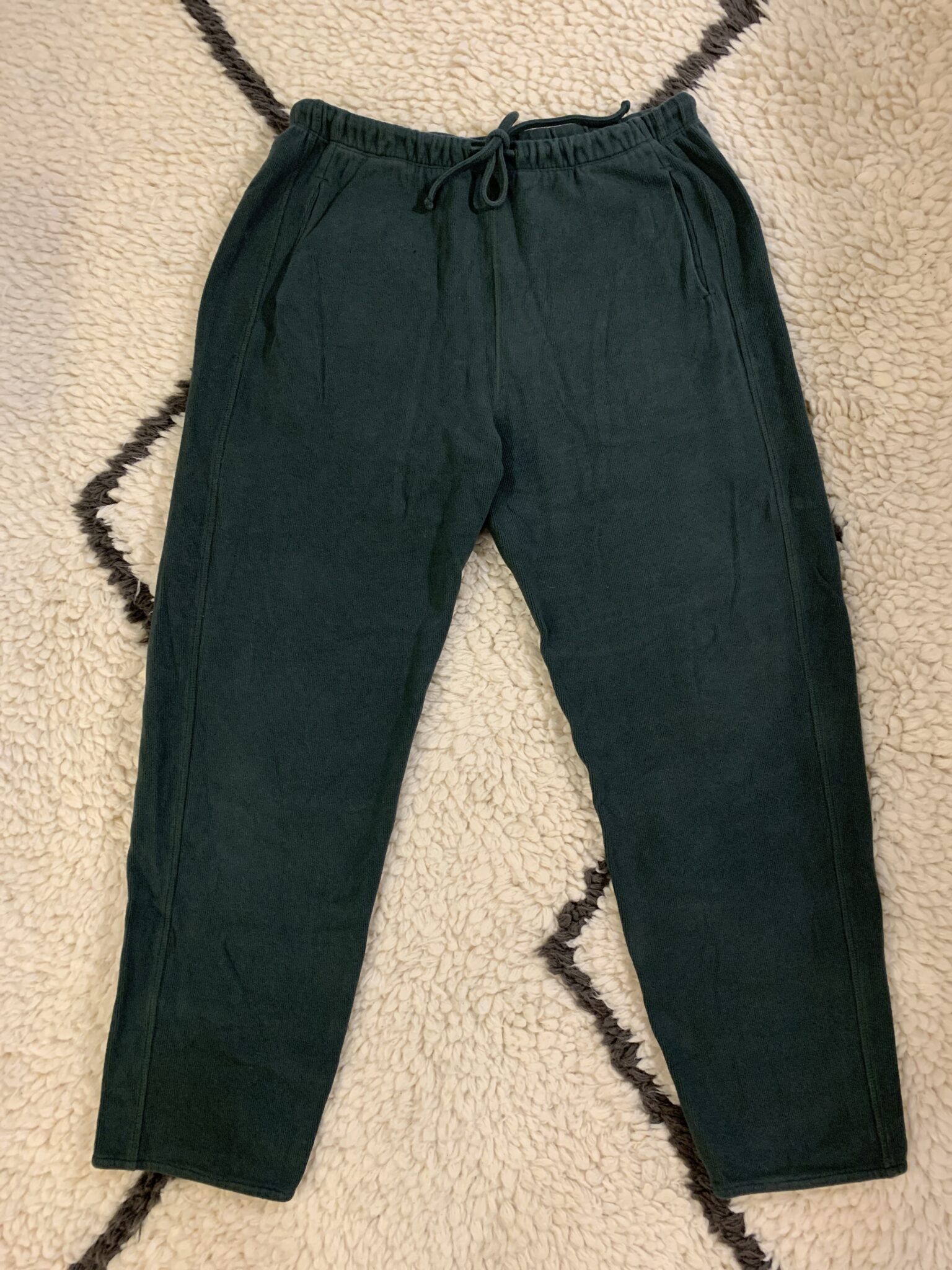 Featured image for Pantalon vert Kotn
