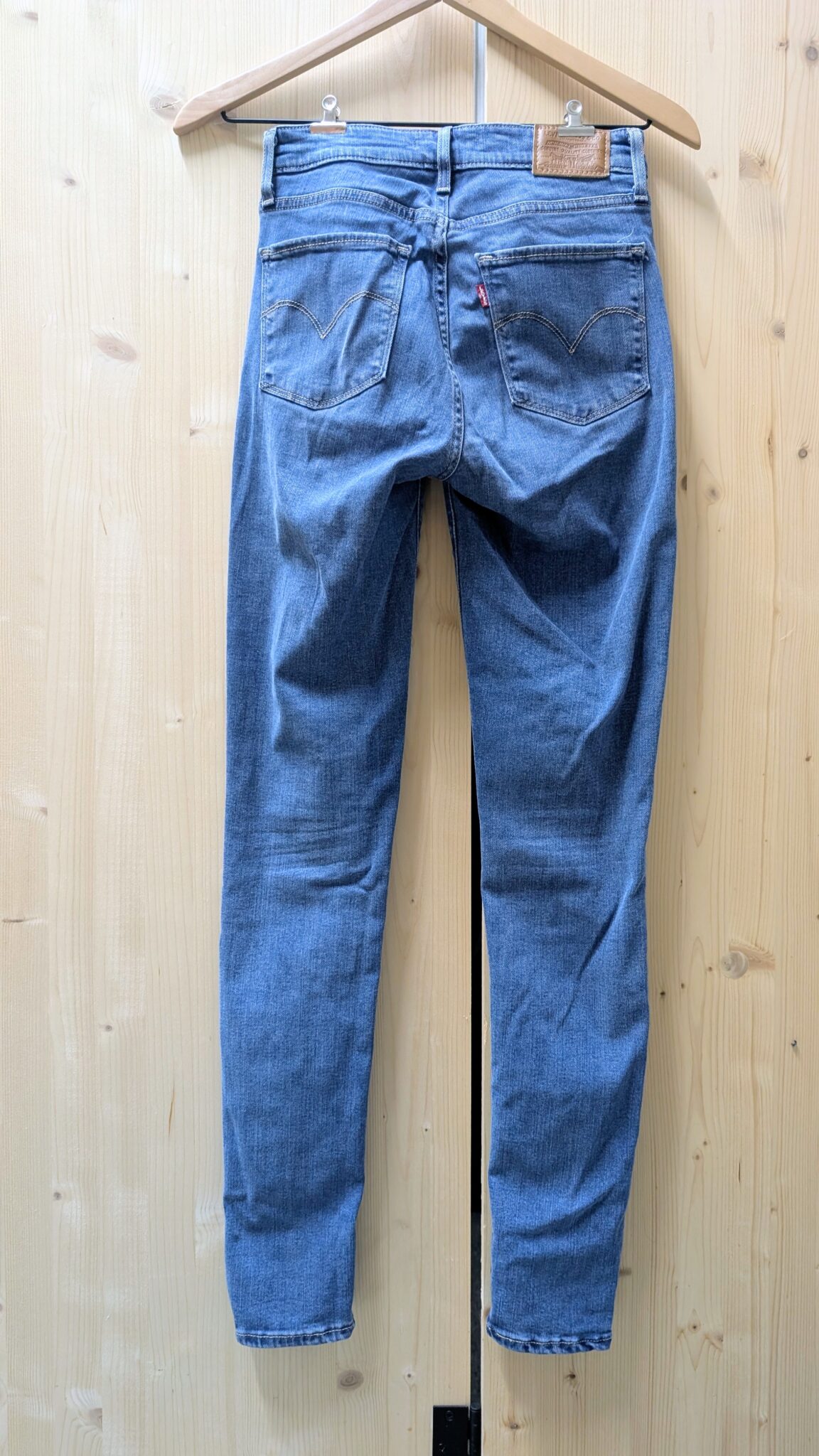 Image for Levis 721 high-waisted jeans