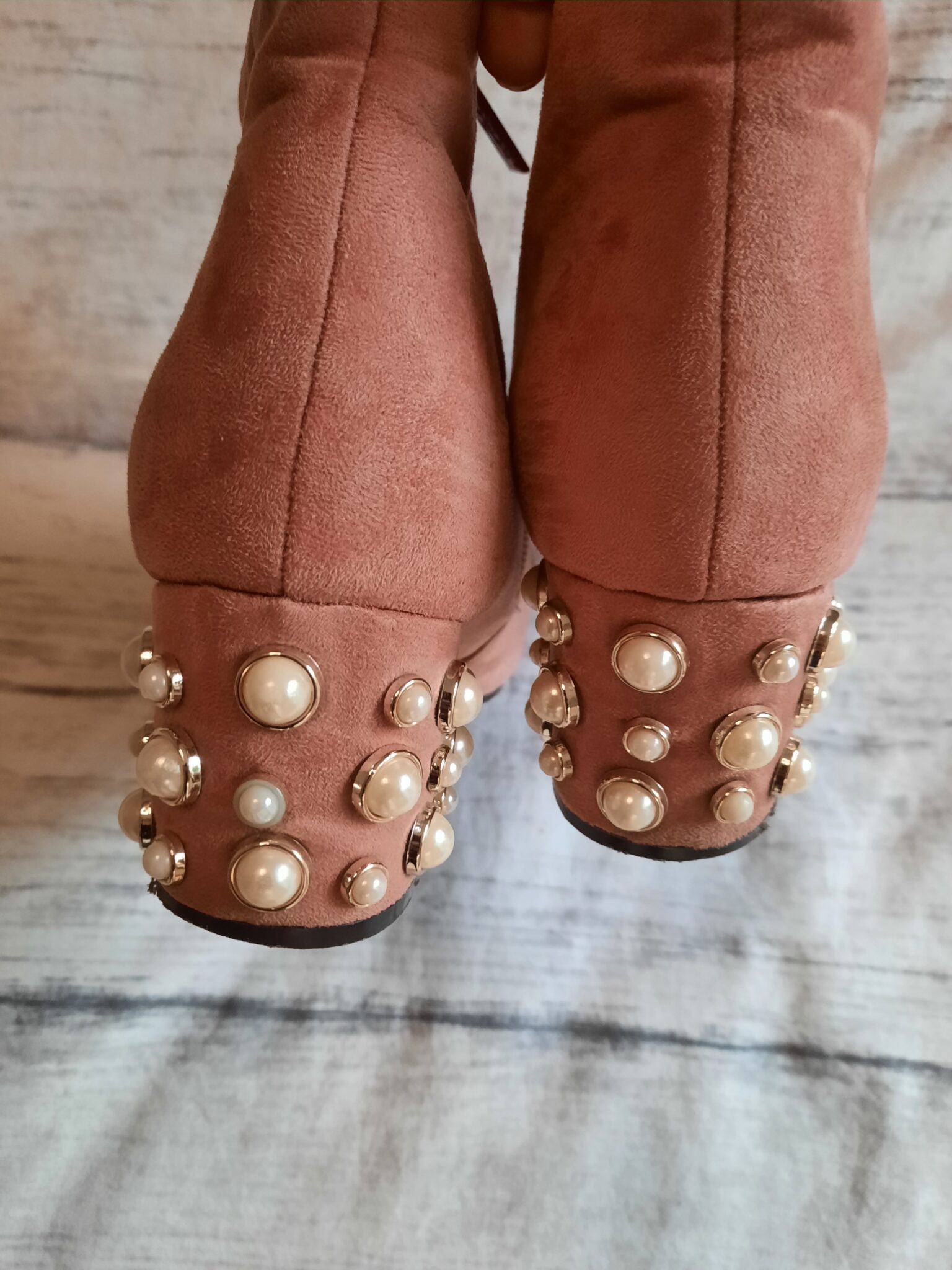 Image for Belles Bottes roses avec ornements sur les talons