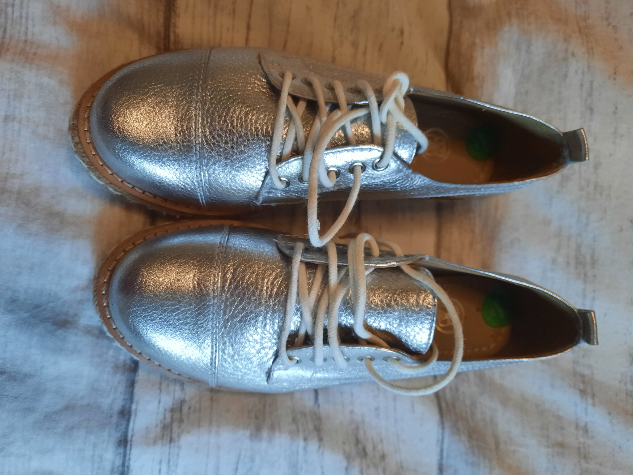 Image for Magnifiques souliers argentés