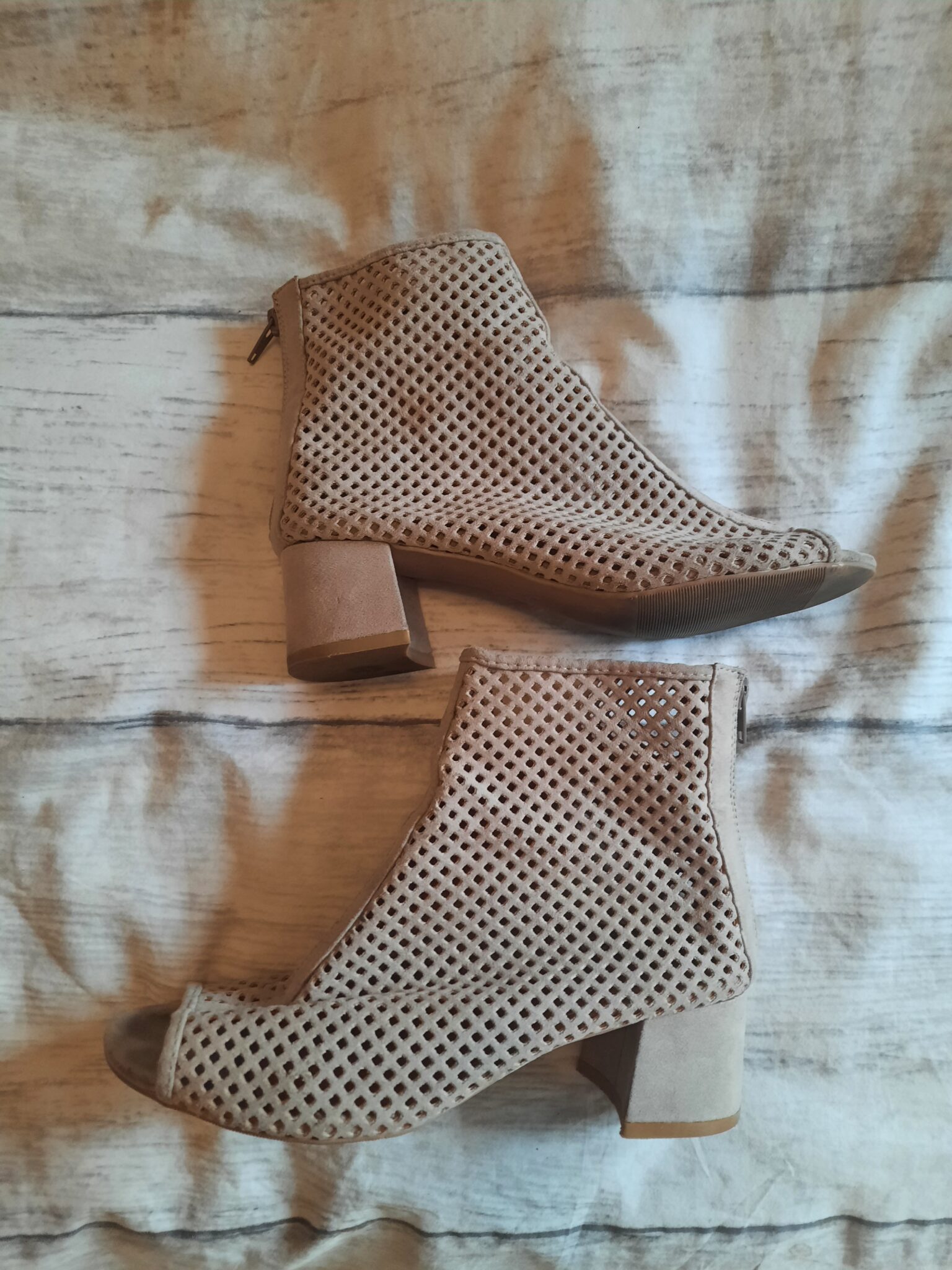 Image for Belles bottes courtes en filet couleur beige