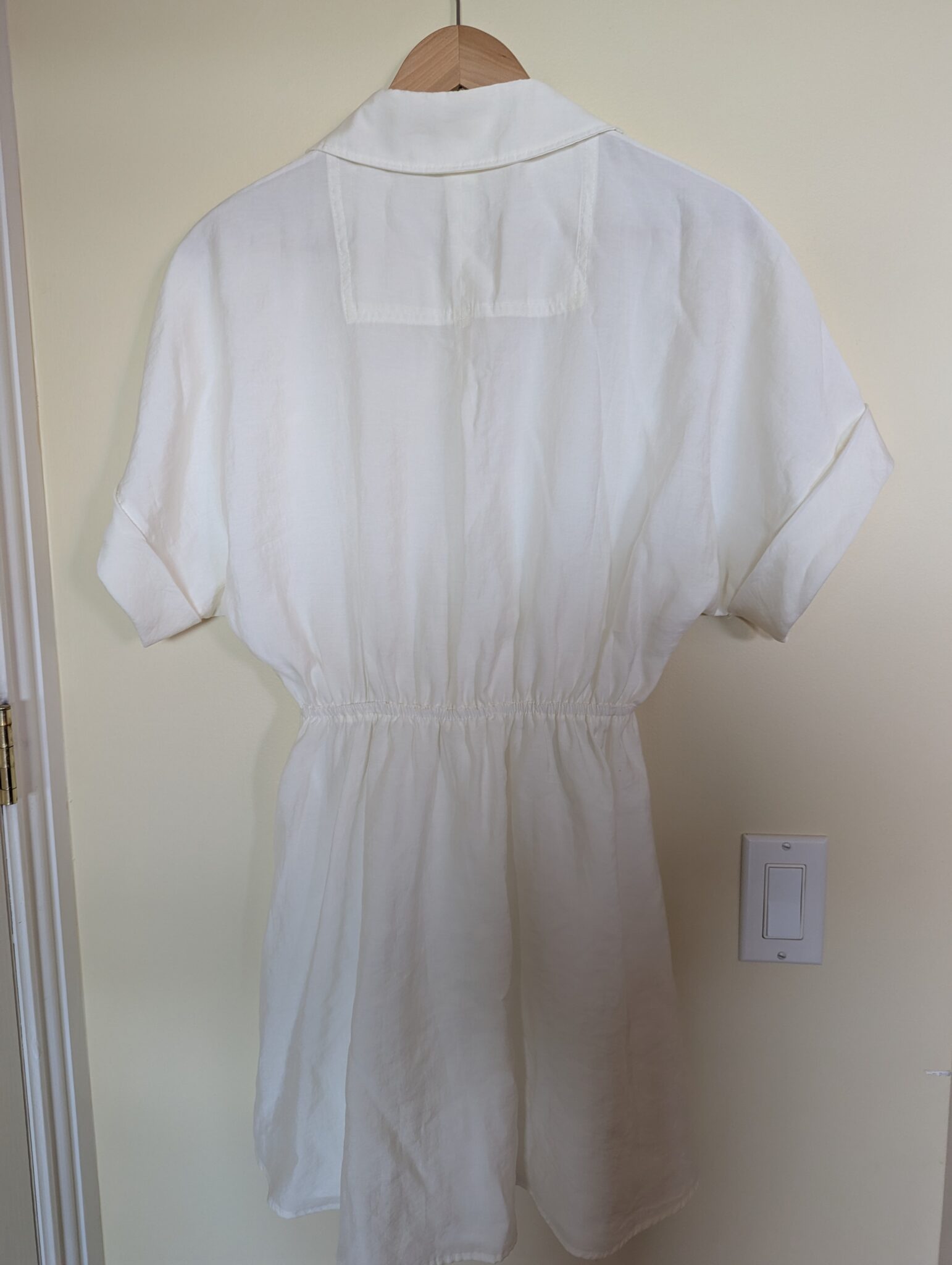 Image for Robe blanche à manche courte