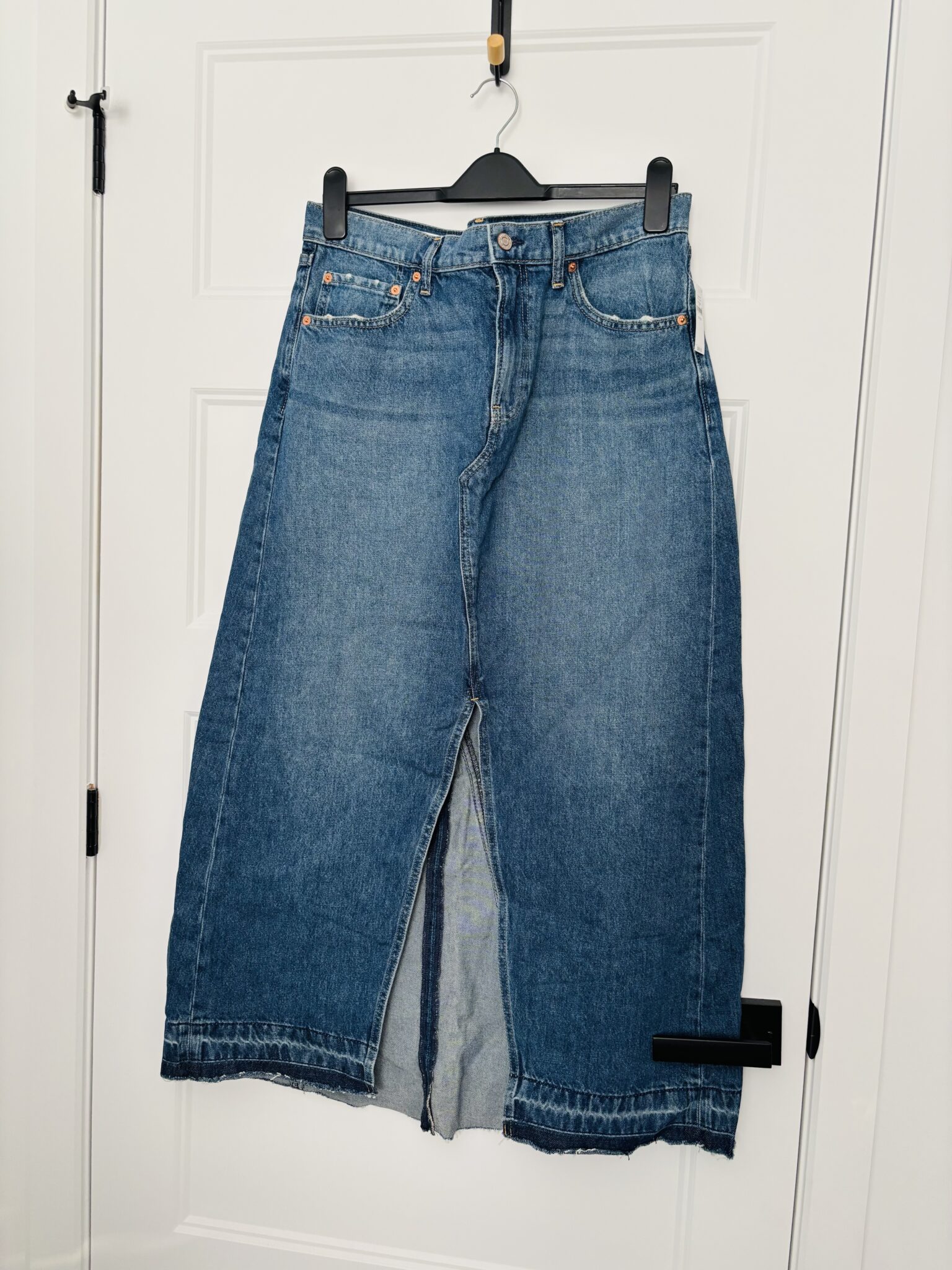 Featured image for Jupe en jeans toute neuve