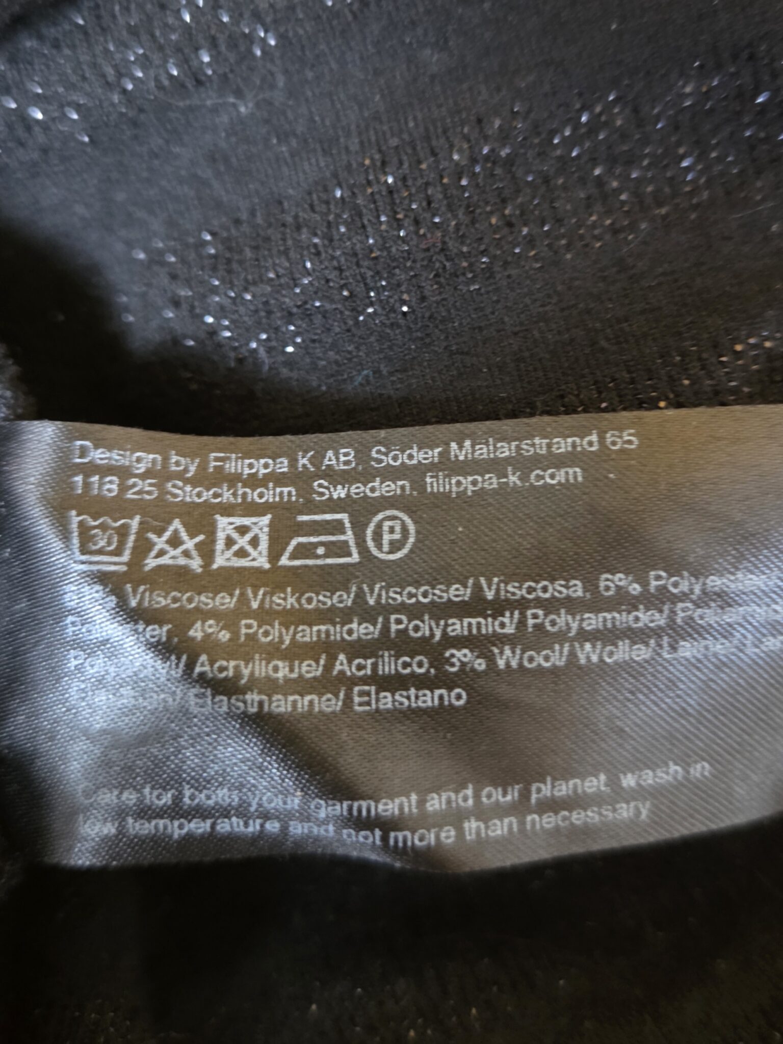 Image for FILIPPA K -Élégante robe licou à rayures noires et métallisées