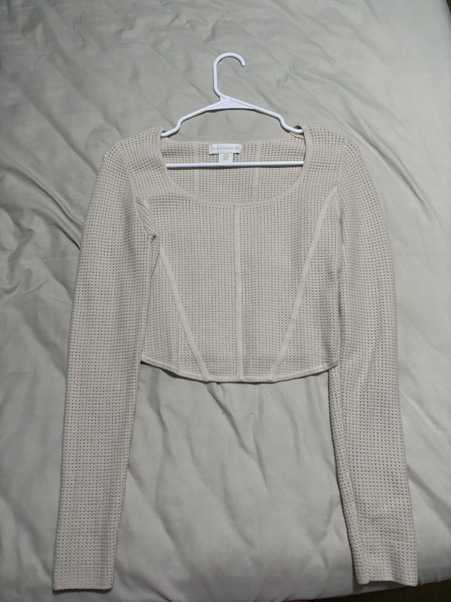 Featured image for Long-sleeved wool