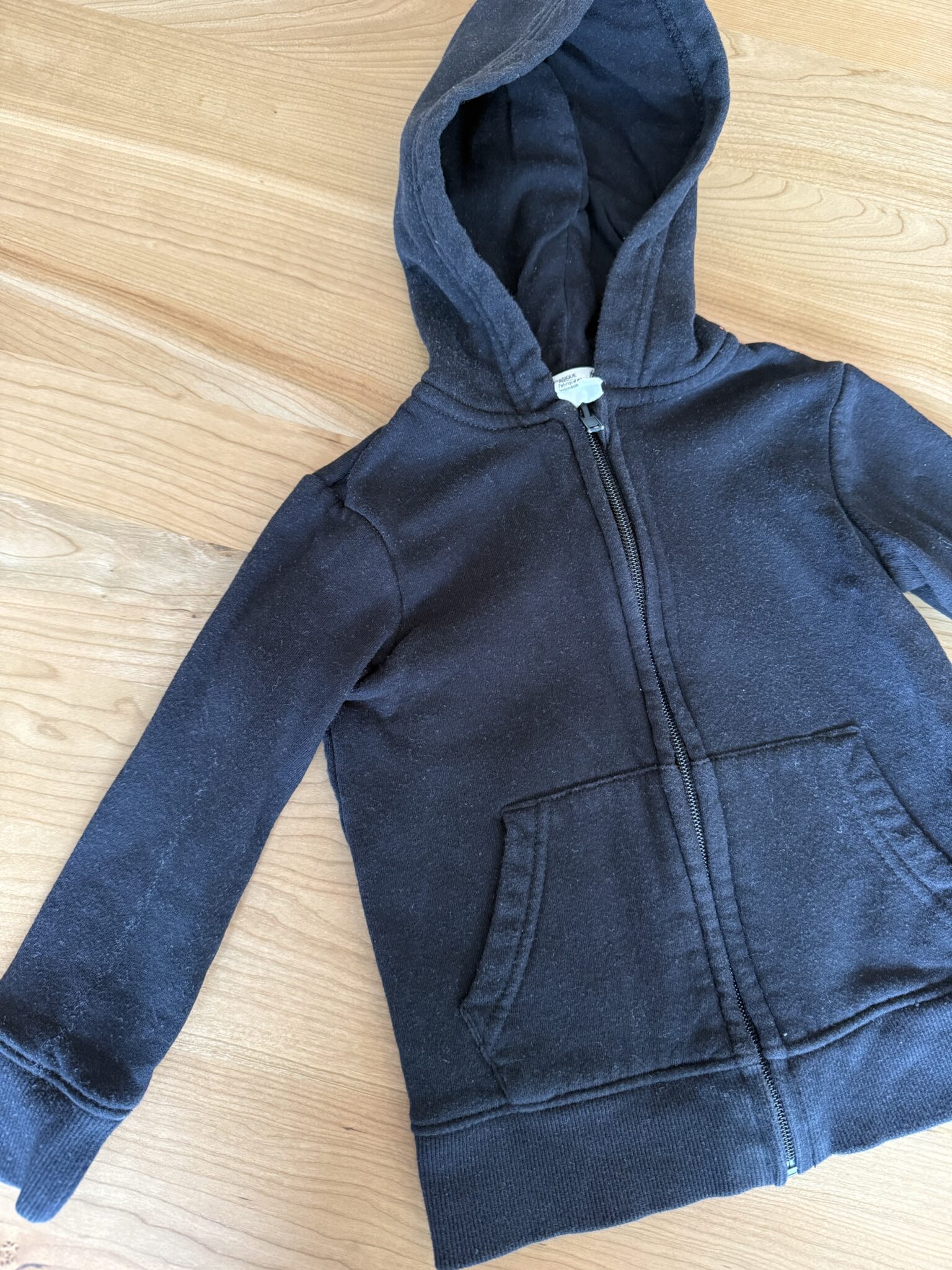 Image for Veste noire à capuchon