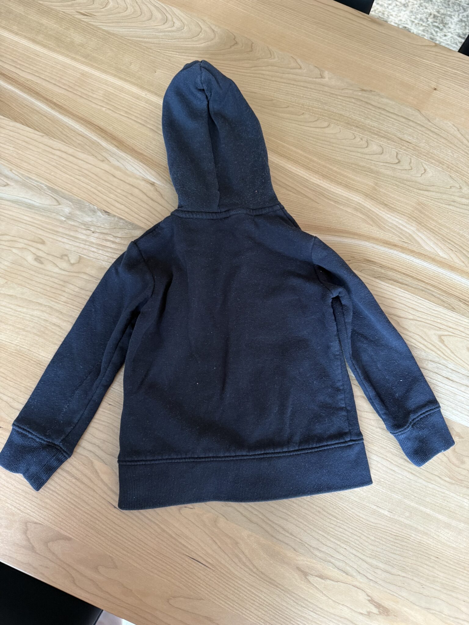 Image for Veste noire à capuchon