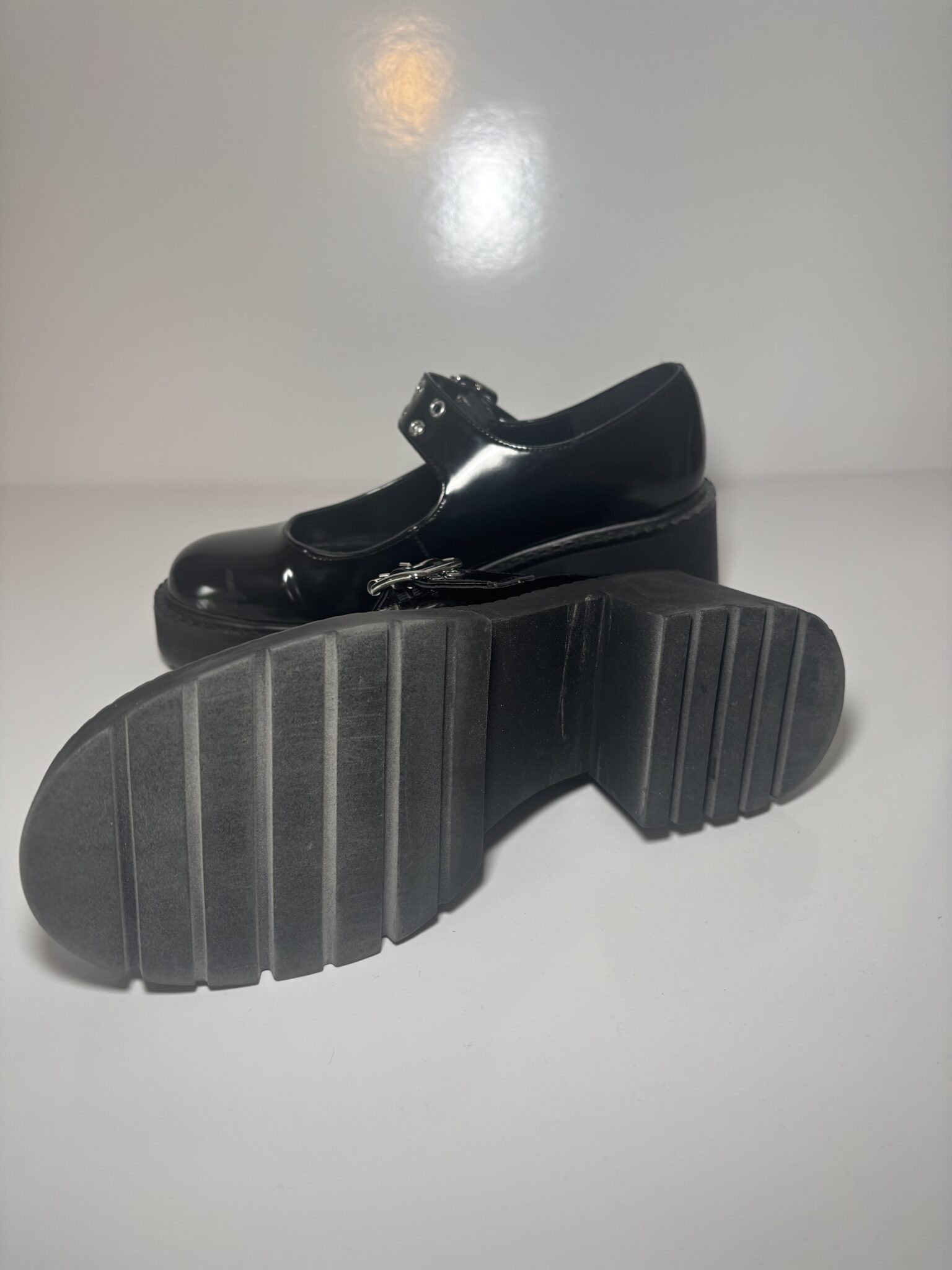 Image for Soulier noir en cuir vernis