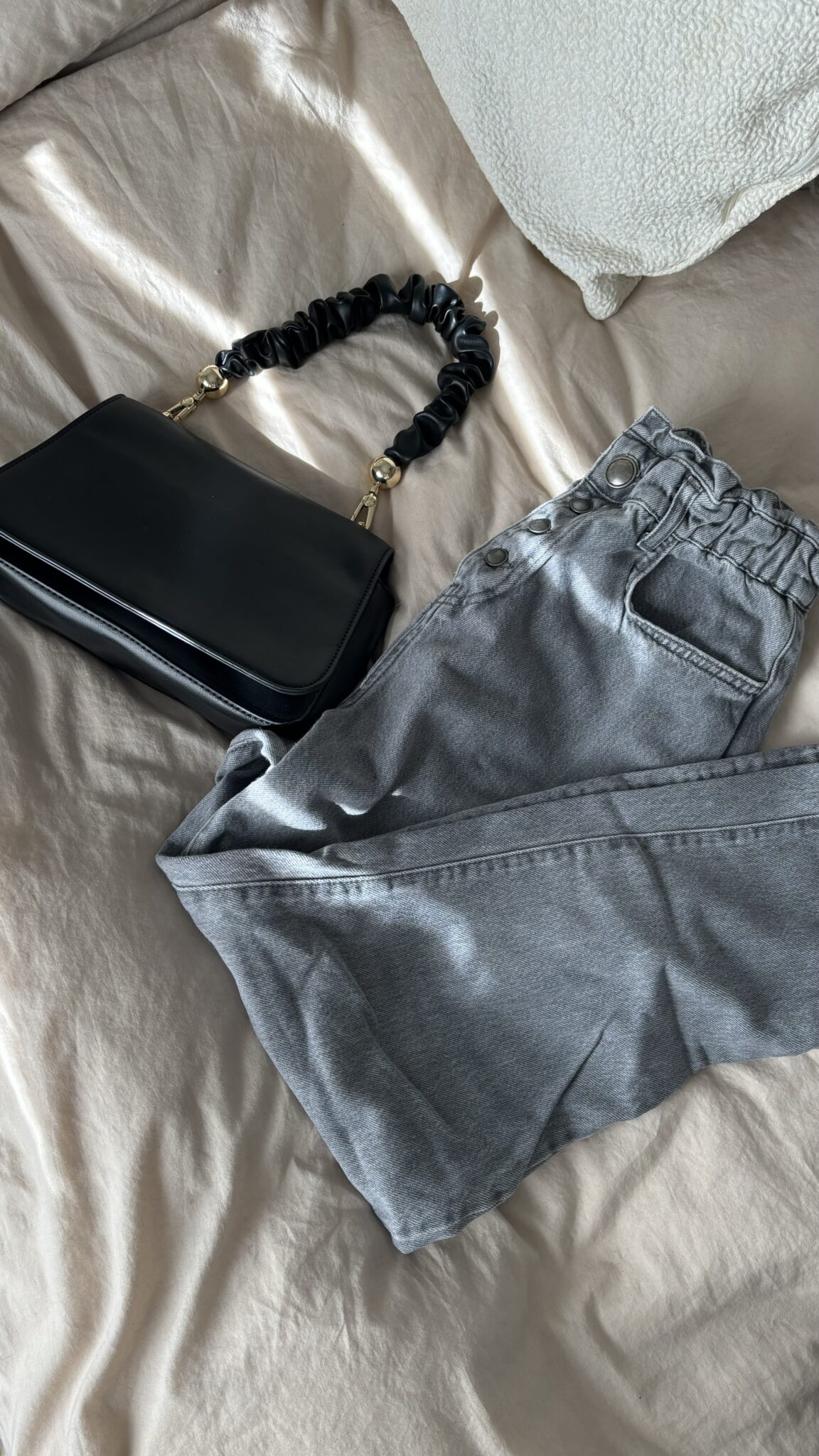 Featured image for Paper bag jeans