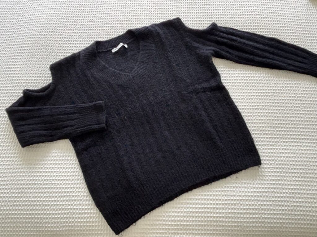 Featured image for Pull bleu marine en laine ZARA (S)