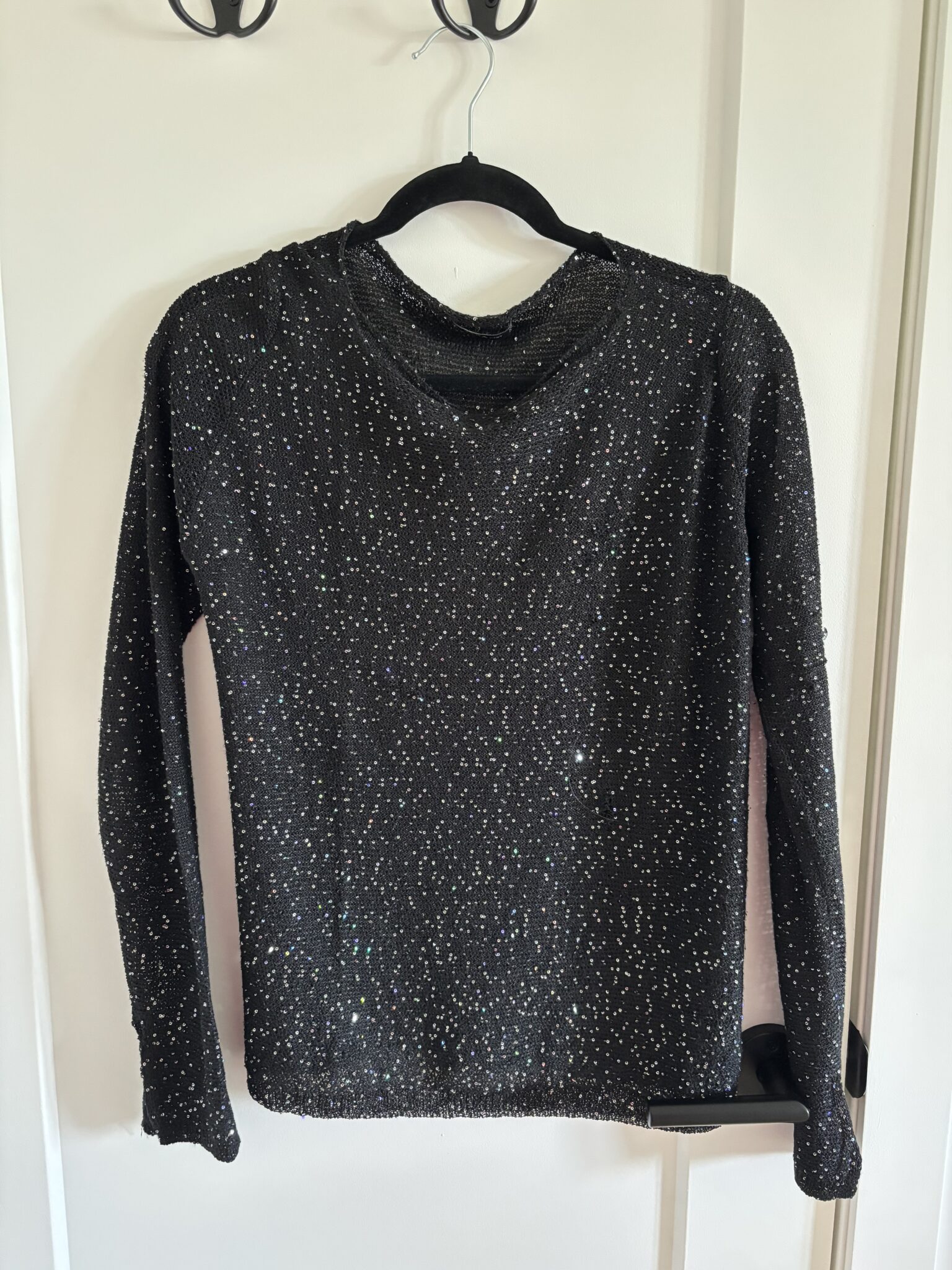 Featured image for Black sequined jumper ZARA (S)