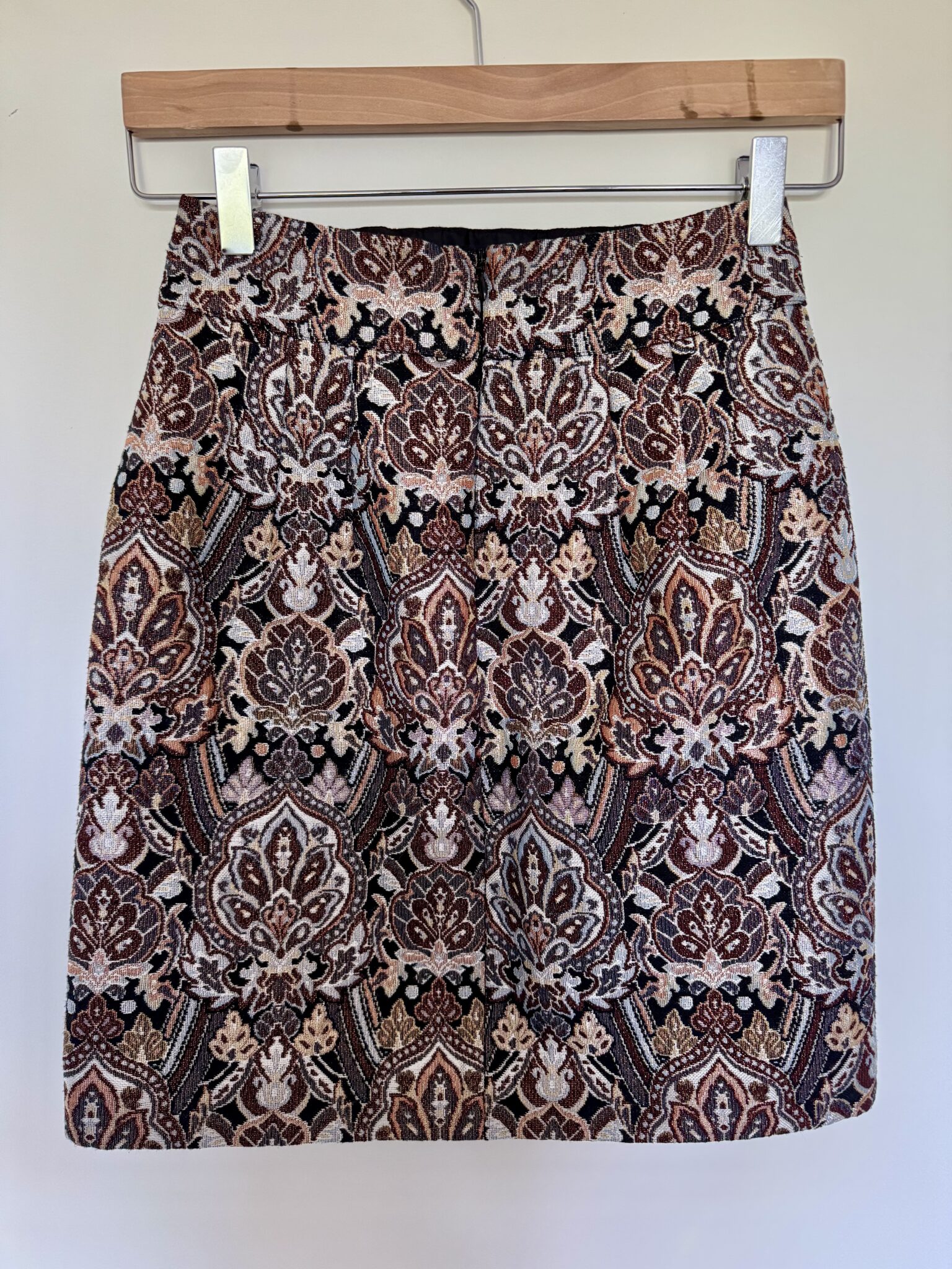 Image for Beautiful new Jacquard skirt