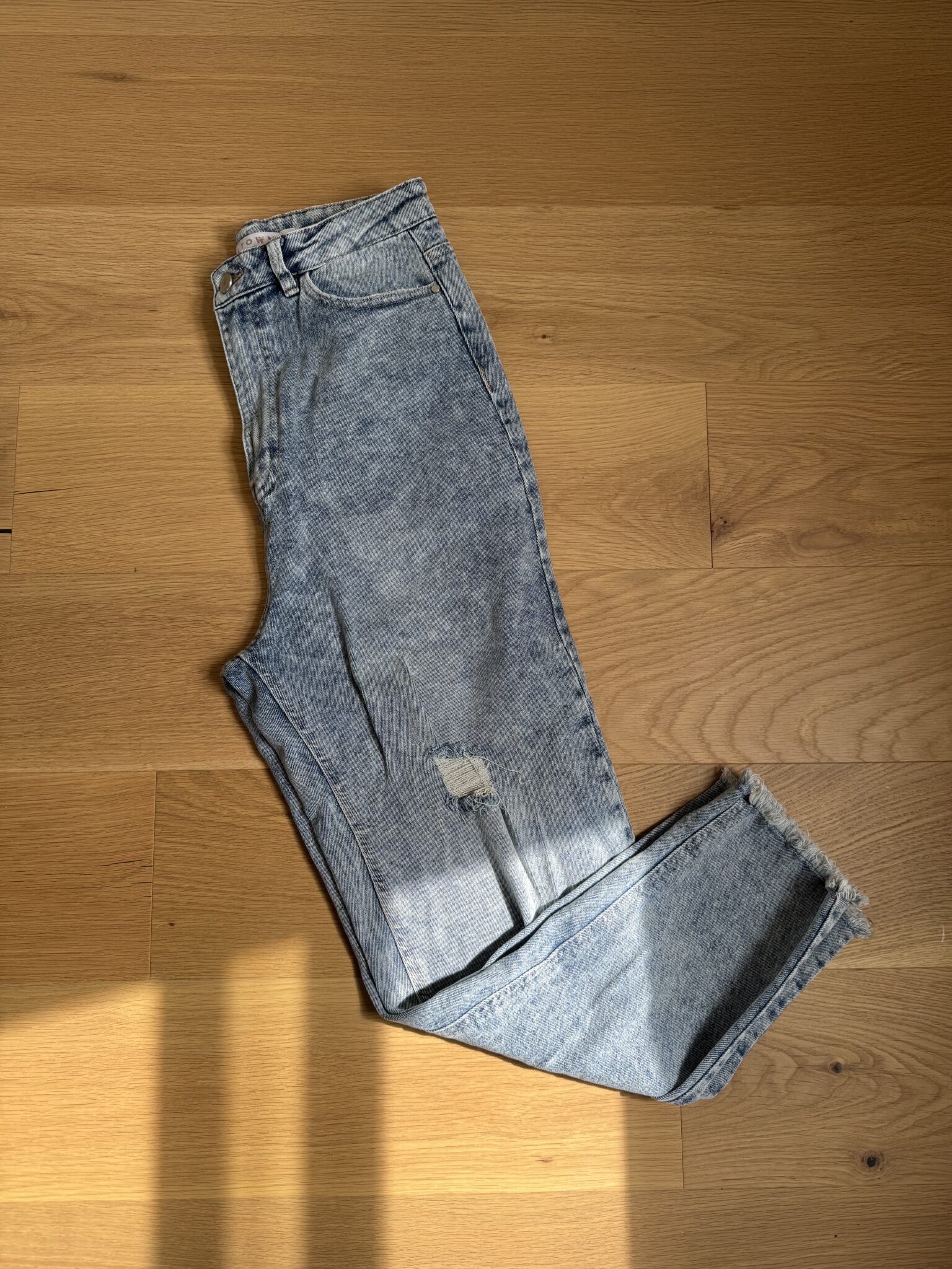 Featured image for Jeans délavé taille haute