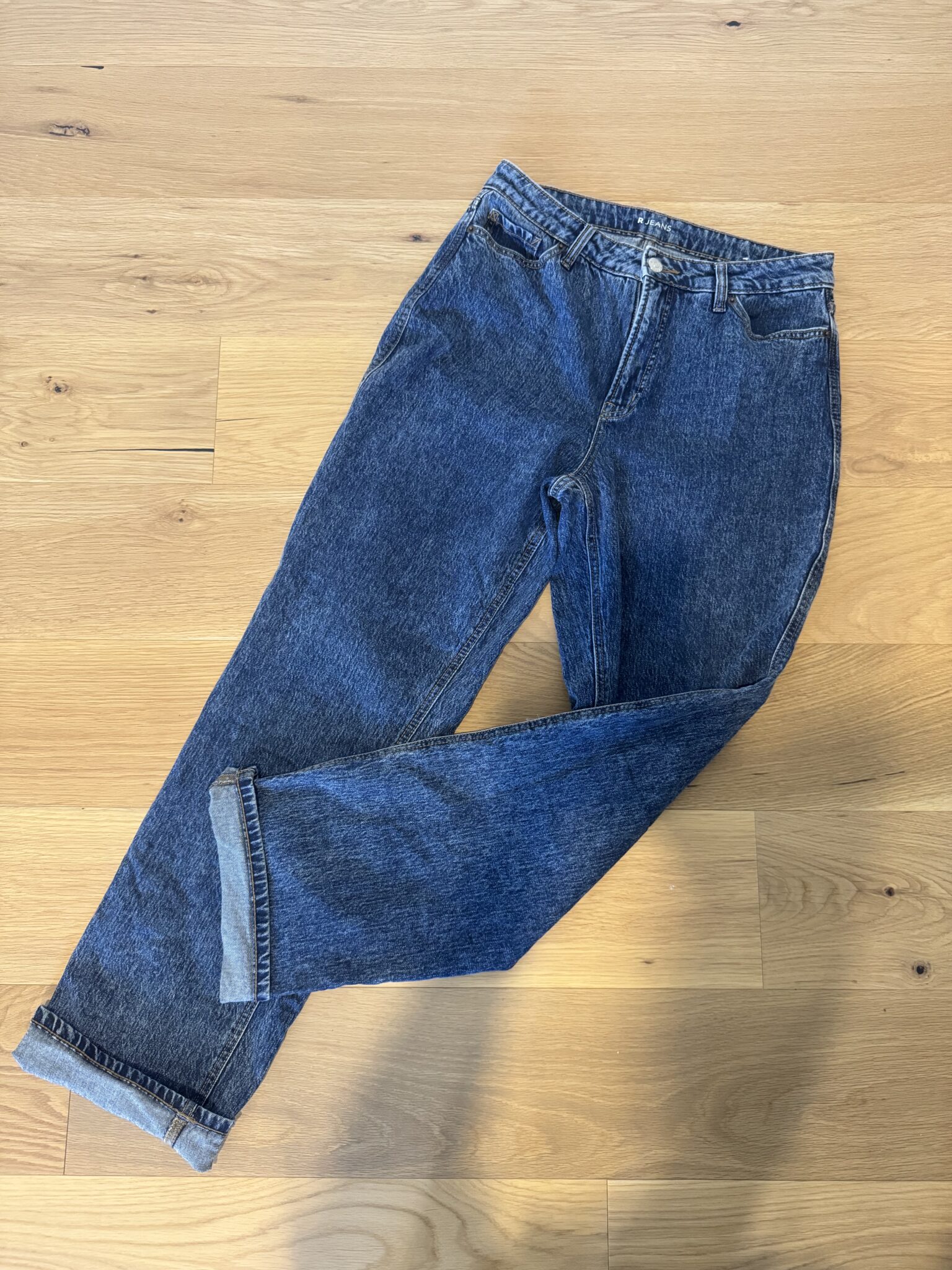 Featured image for Jeans jambe droite, 28 long.