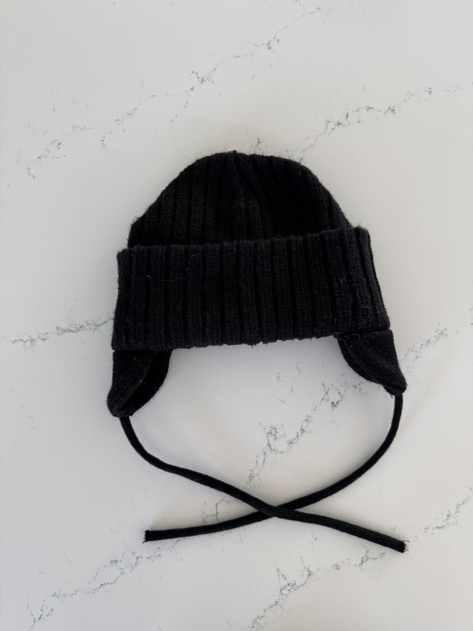 Featured image for 2 ans -Tuque noir Mpompon