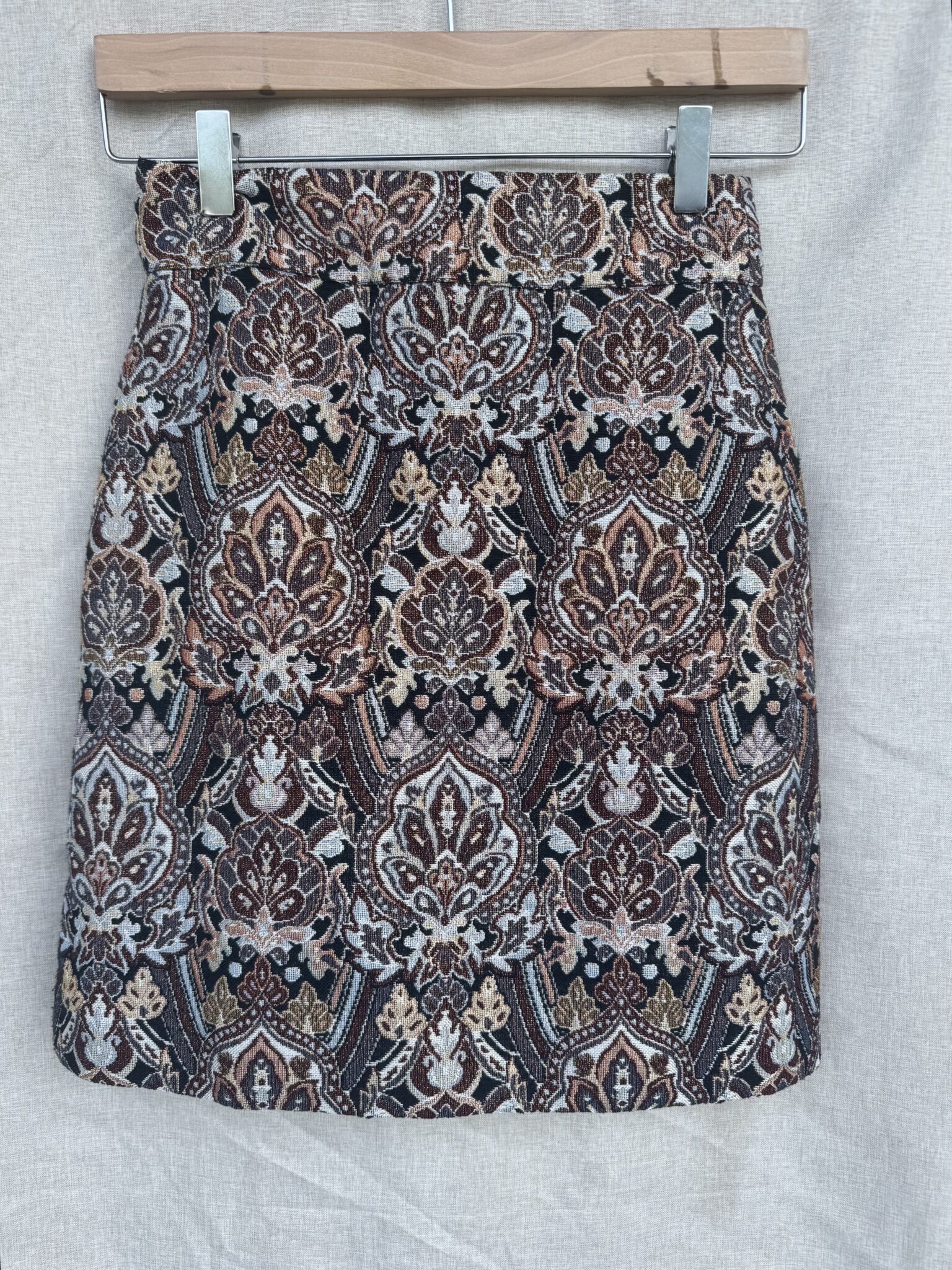 Featured image for Beautiful new Jacquard skirt