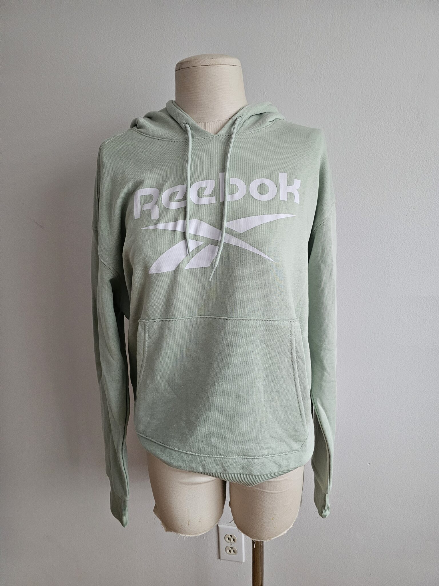 Featured image for Hoodie reebok