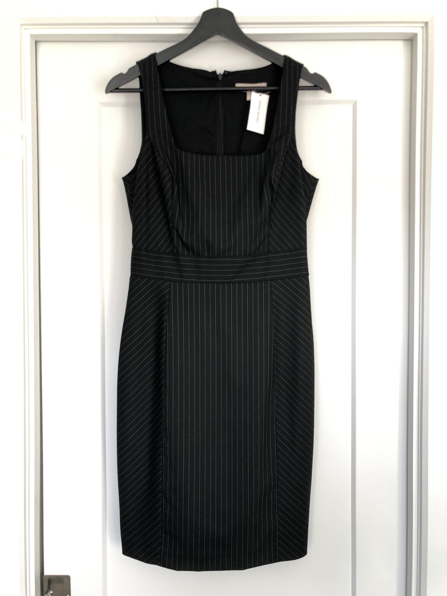 Featured image for Chic dress BANANA REPUBLIC
