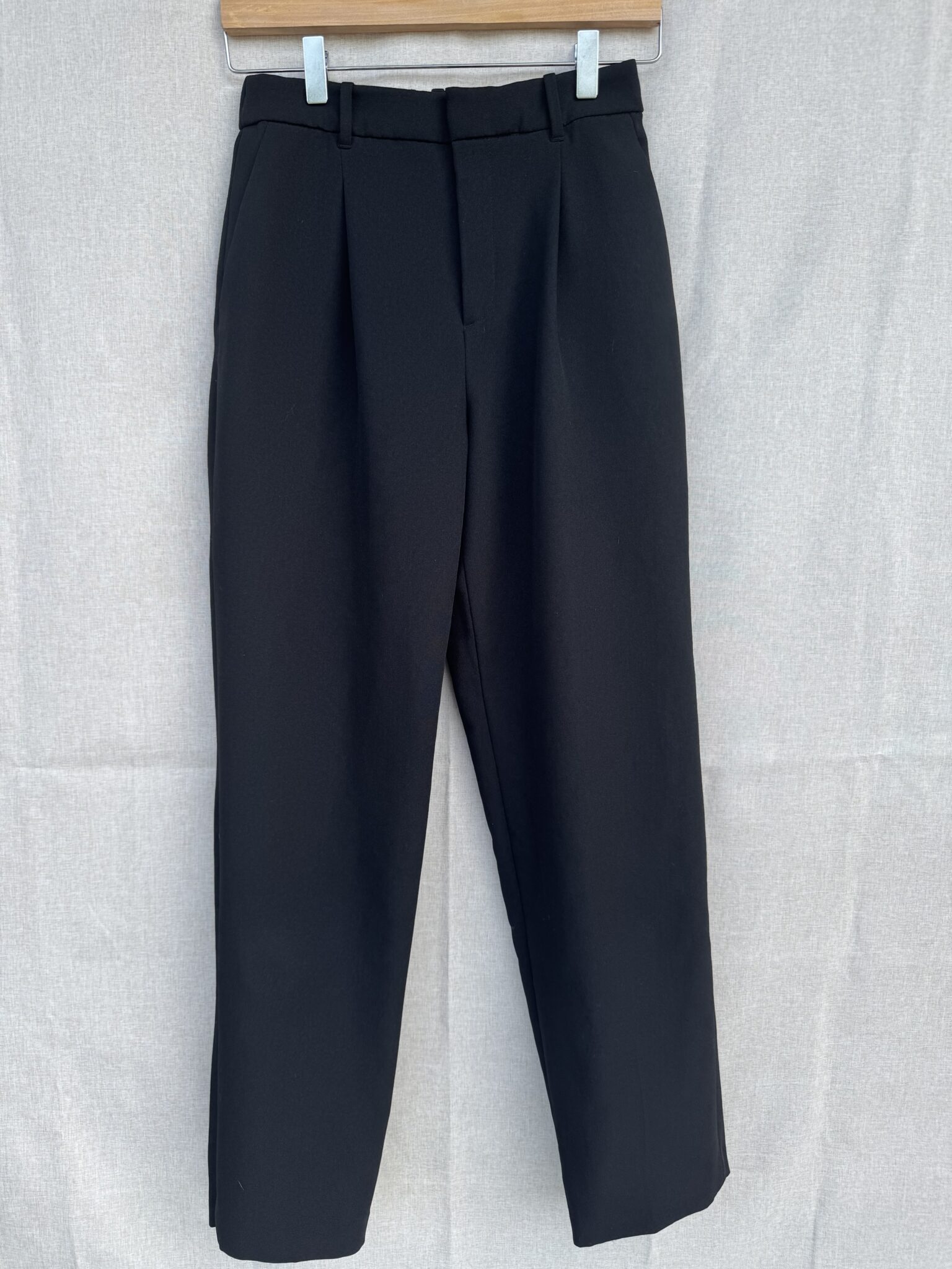 Featured image for Pantalon court “AirSense PLEATED PANTS” du Uniqlo