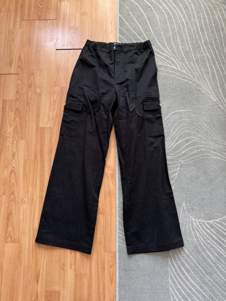 Featured image for Pantalon style cargo noir de chez Notice the Reckless