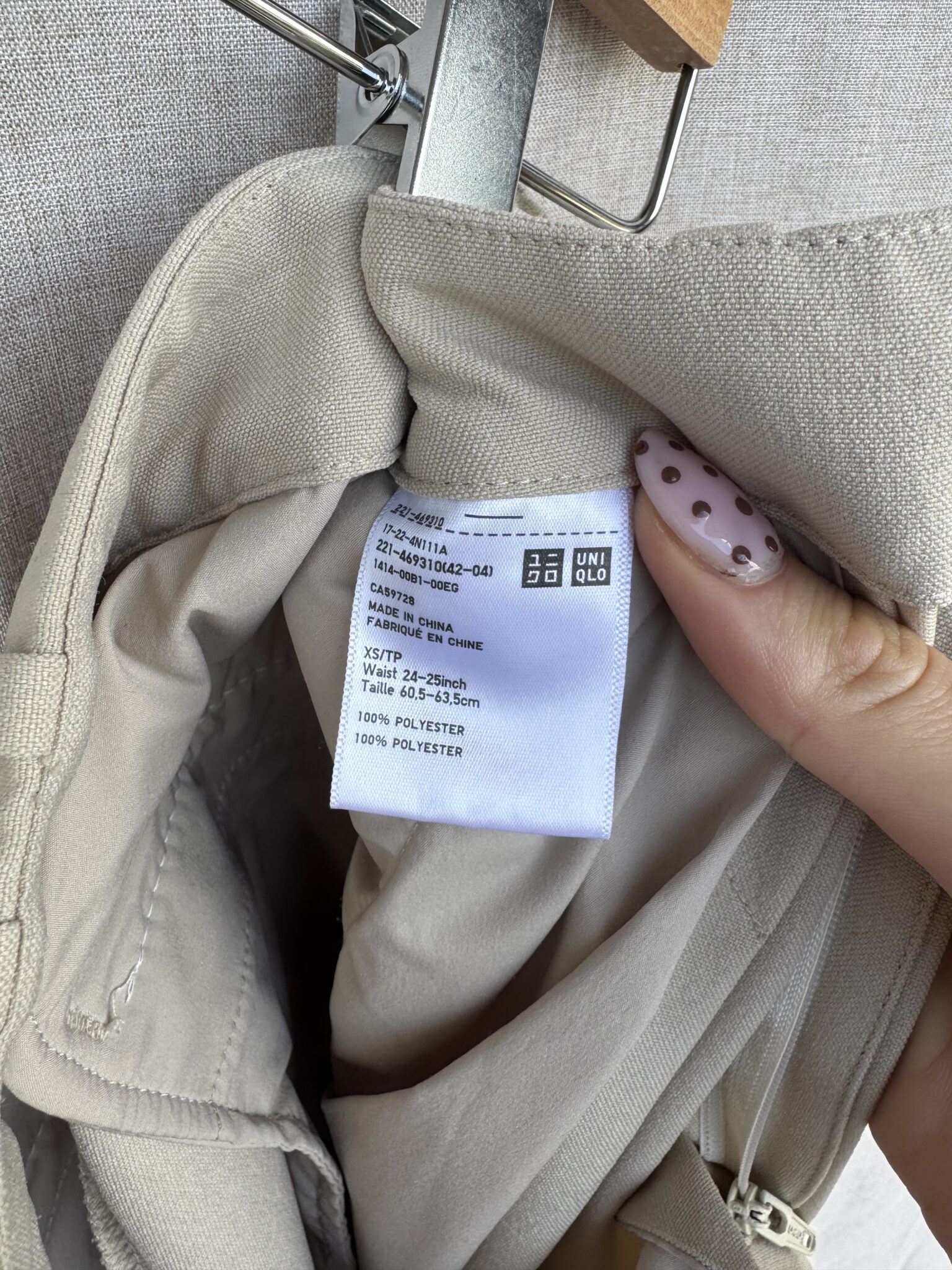 Image for AirSense PLEATED PANTS" cropped trousers by Uniqlo